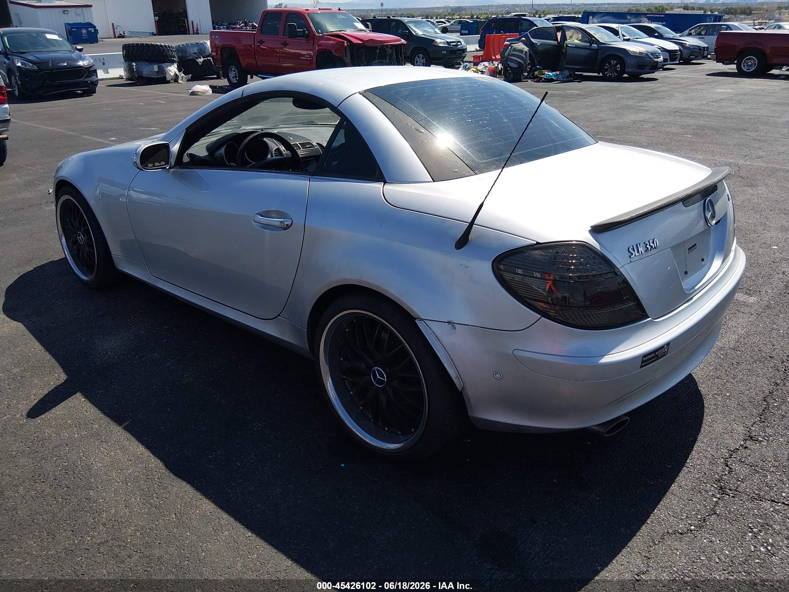 2005 Mercedes-benz Slk 350   Silver vin: WDBWK56F75F048045