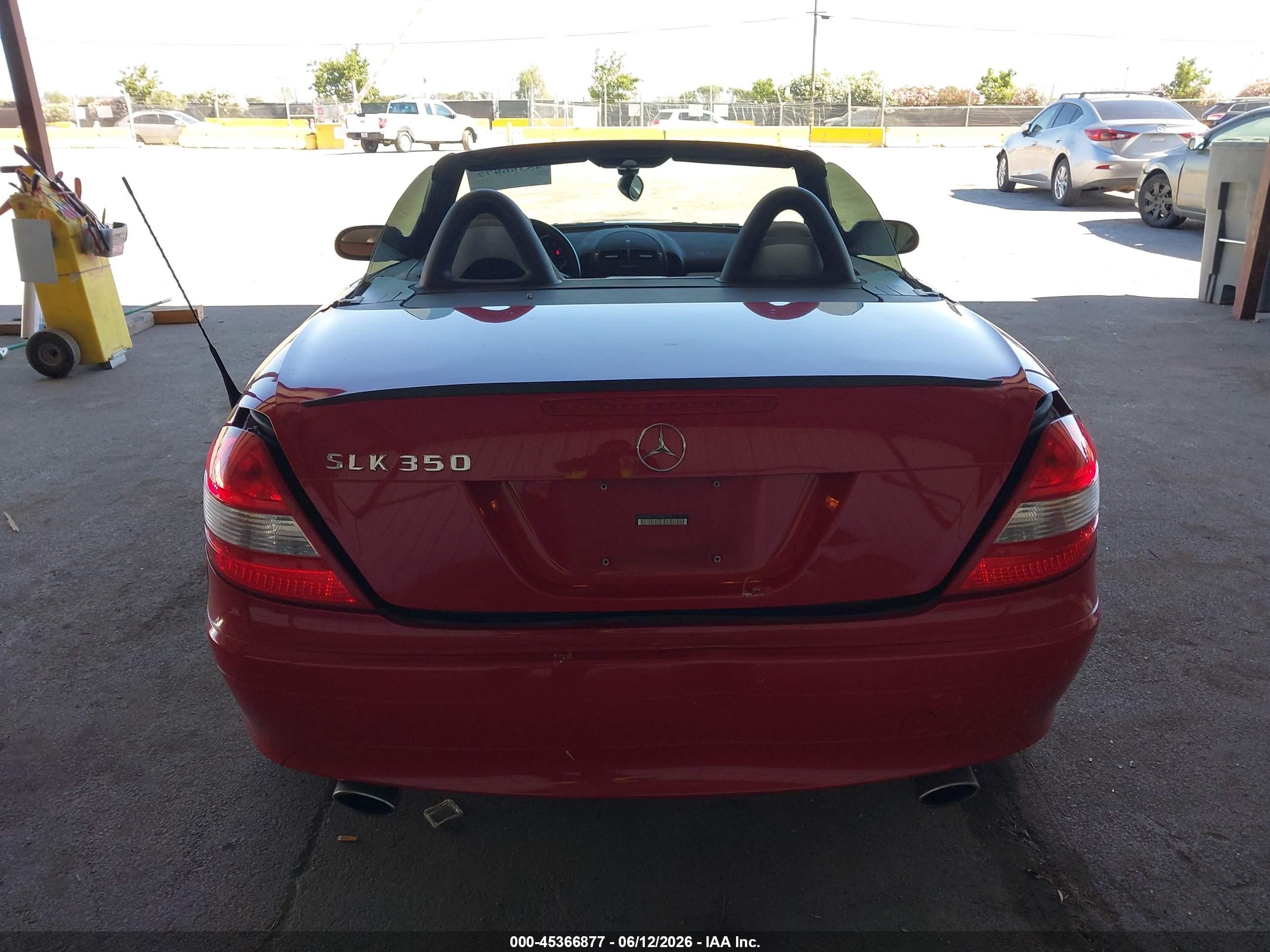 2006 Mercedes-benz Slk 350   Red vin: WDBWK56F76F082729