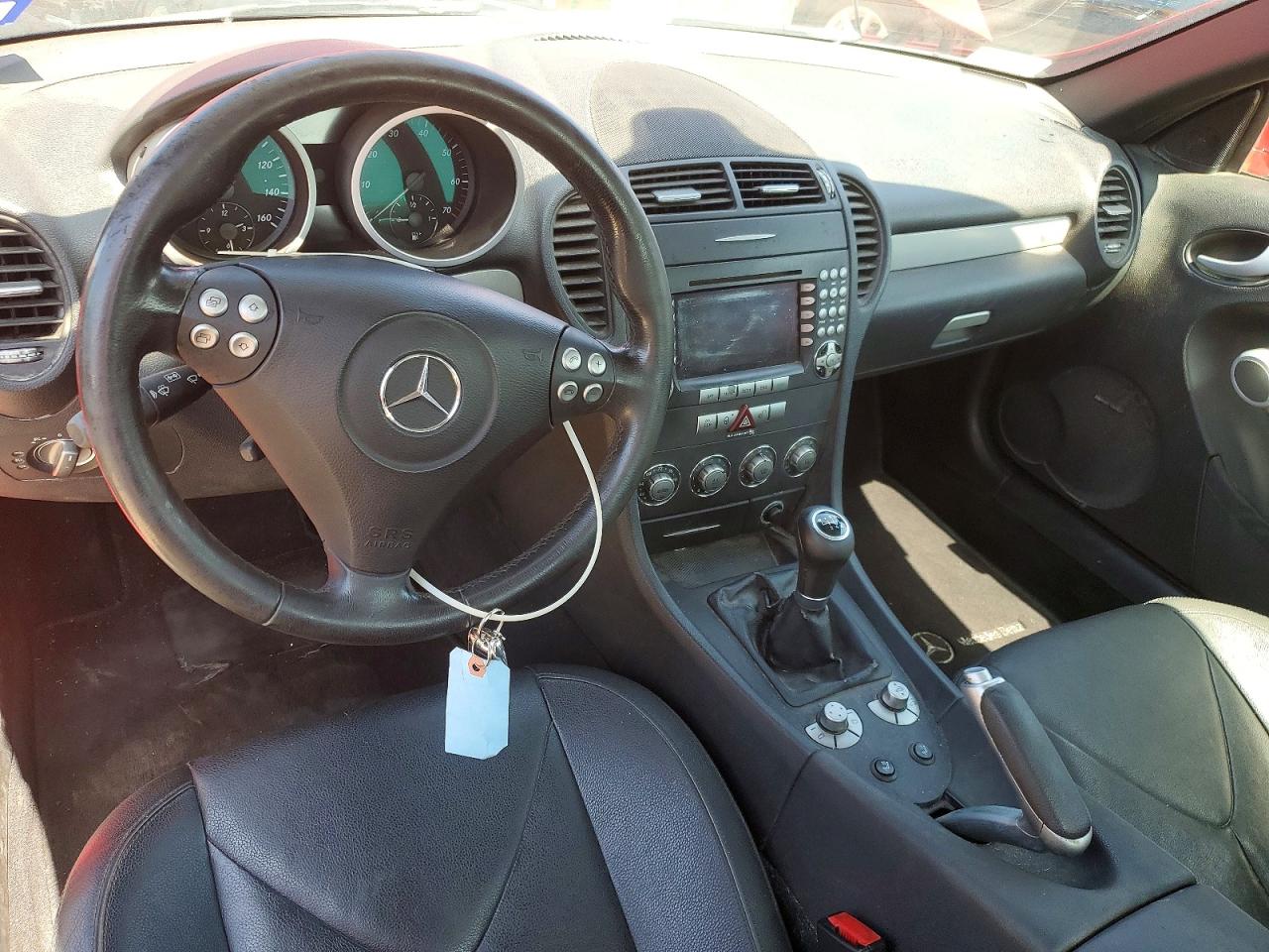 2007 Mercedes-benz Slk 350 Red vin: WDBWK56F77F137701