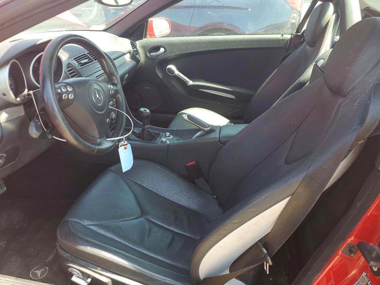 2007 Mercedes-benz Slk 350 Red vin: WDBWK56F77F137701