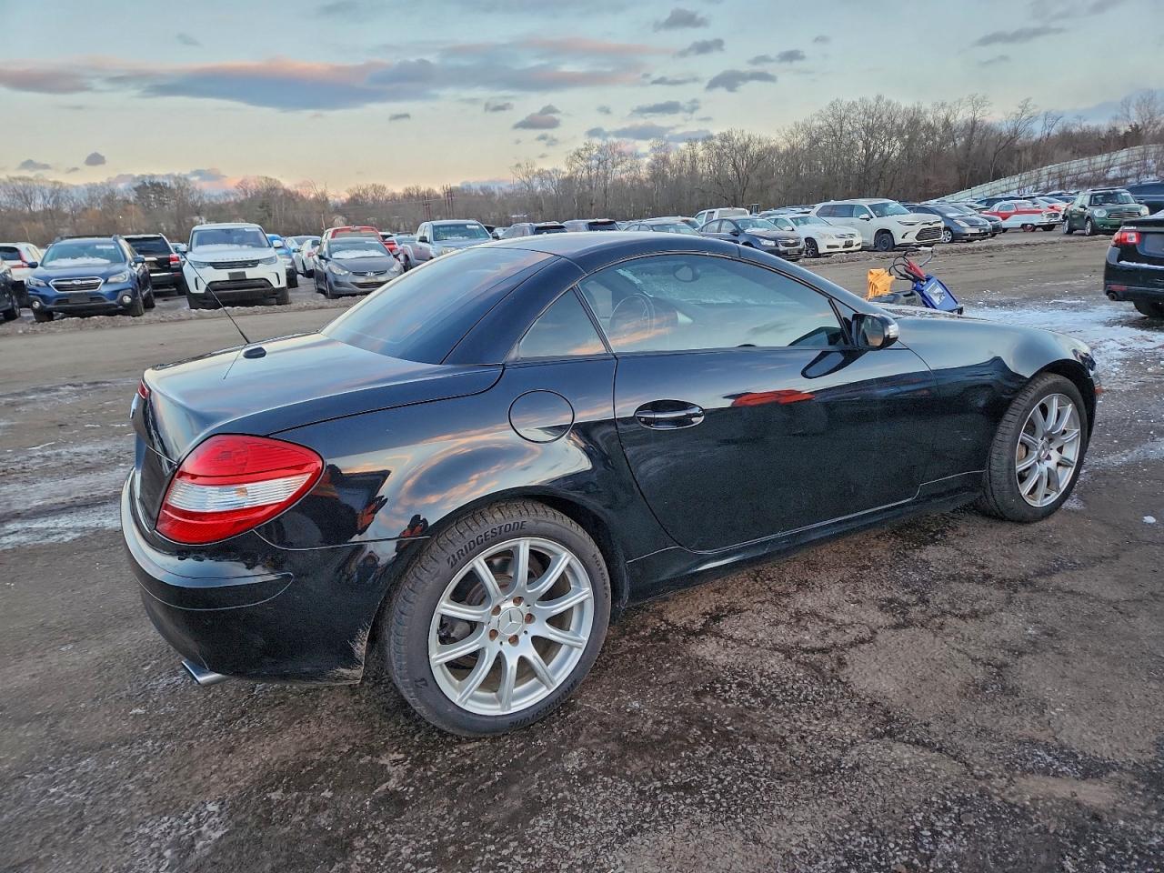 2007 Mercedes-benz Slk 350 Black vin: WDBWK56F77F143658