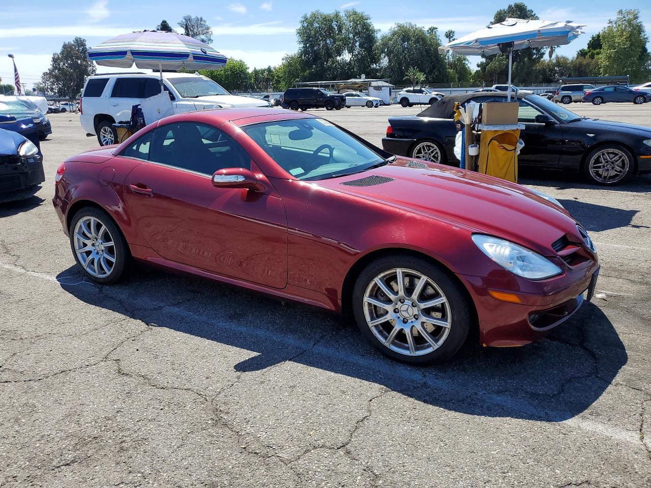 2007 Mercedes Benz Slk 350 Red vin: WDBWK56F77F151565