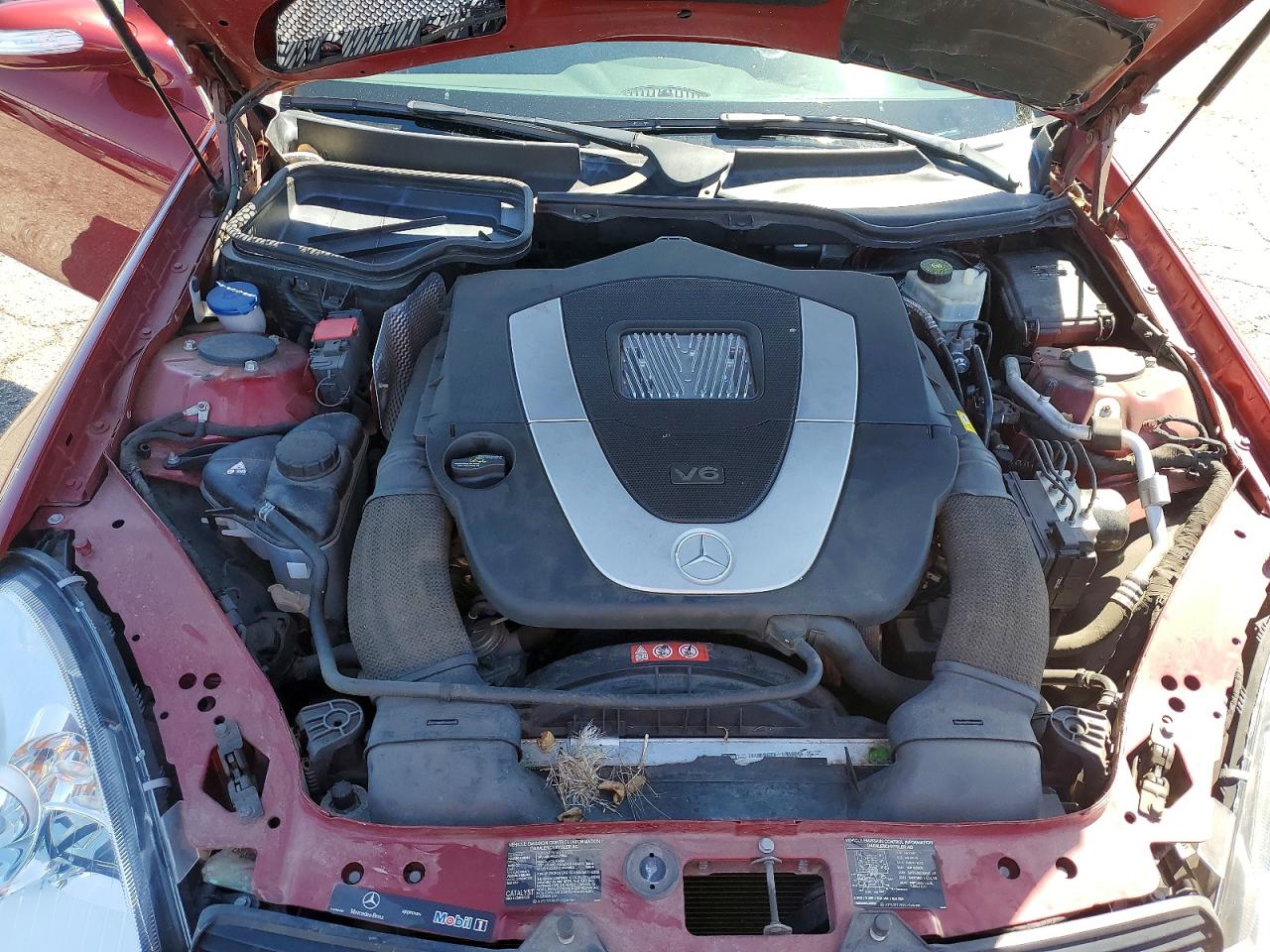 2007 Mercedes Benz Slk 350 Red vin: WDBWK56F77F151565