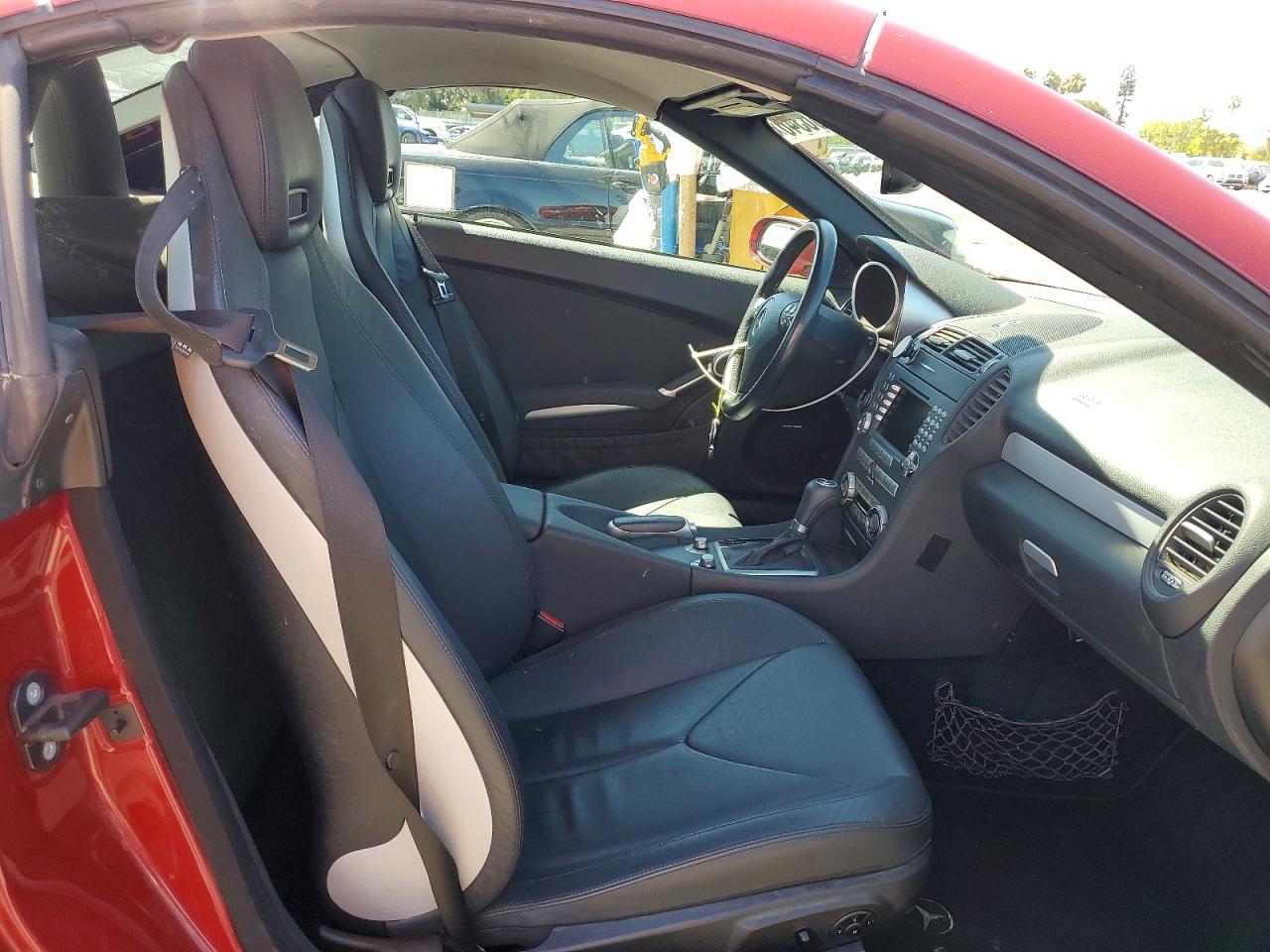 2007 Mercedes Benz Slk 350 Red vin: WDBWK56F77F151565