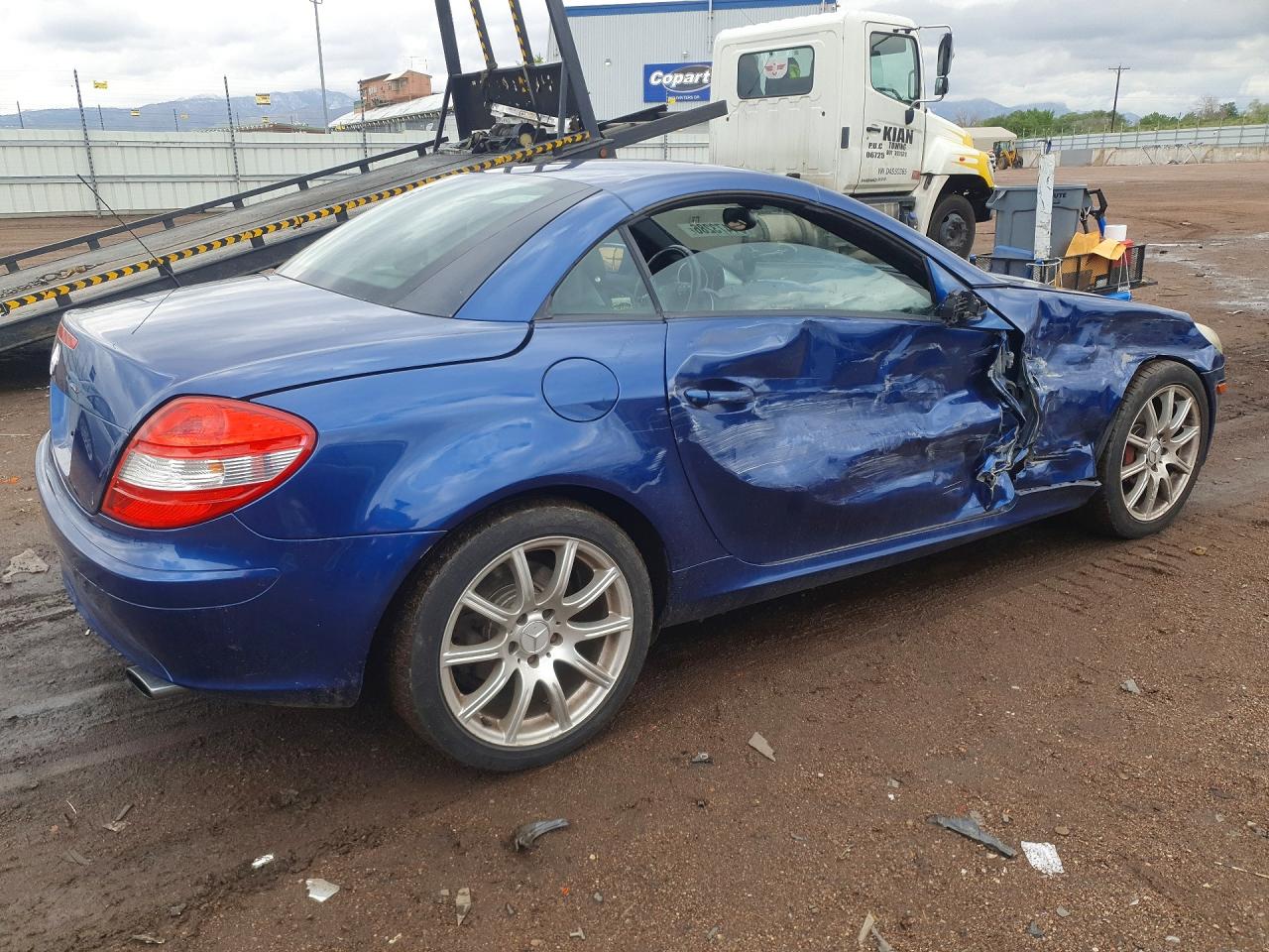 2005 Mercedes-benz Slk 350 Blue vin: WDBWK56F85F025308