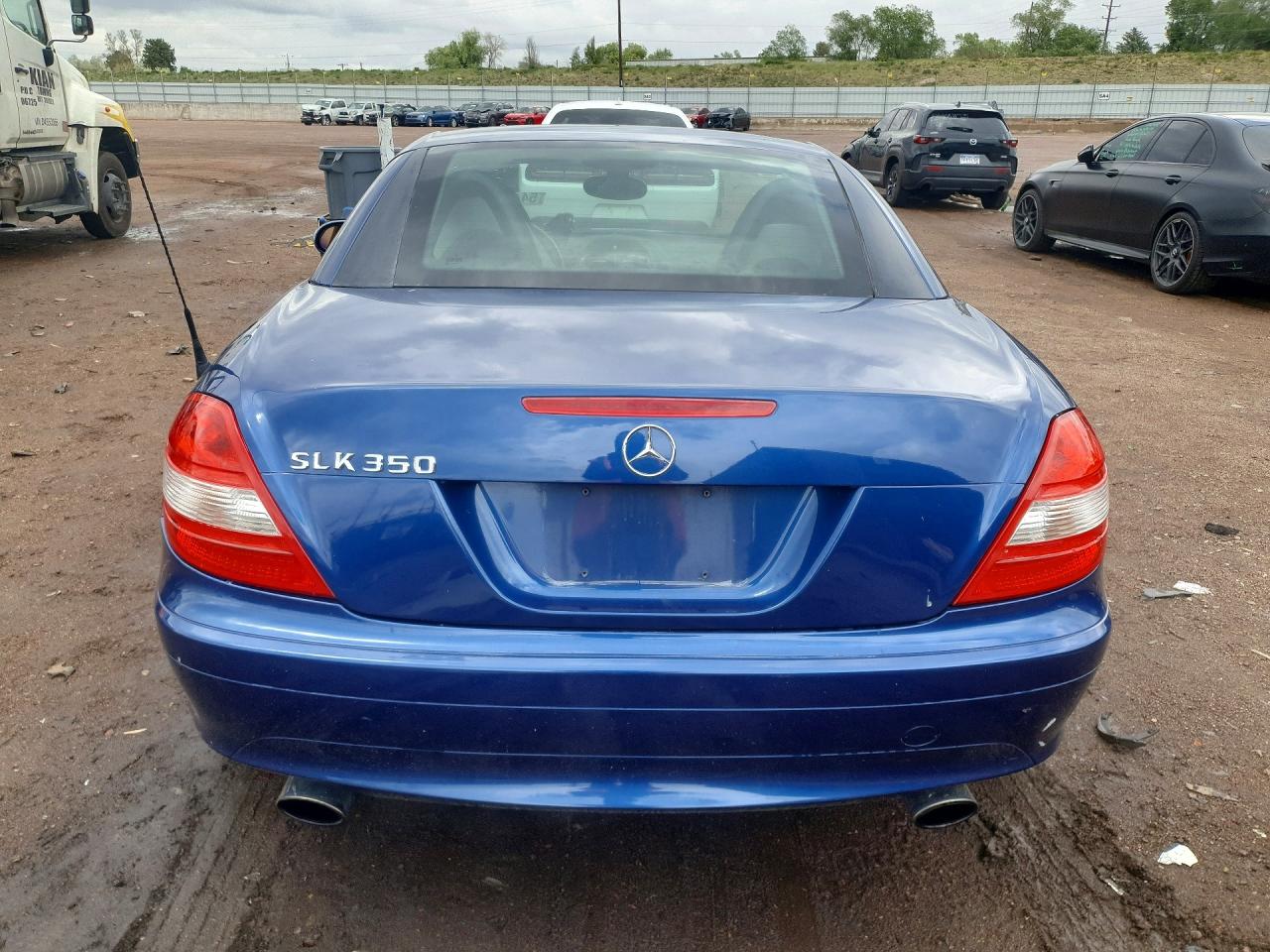 2005 Mercedes-benz Slk 350 Blue vin: WDBWK56F85F025308