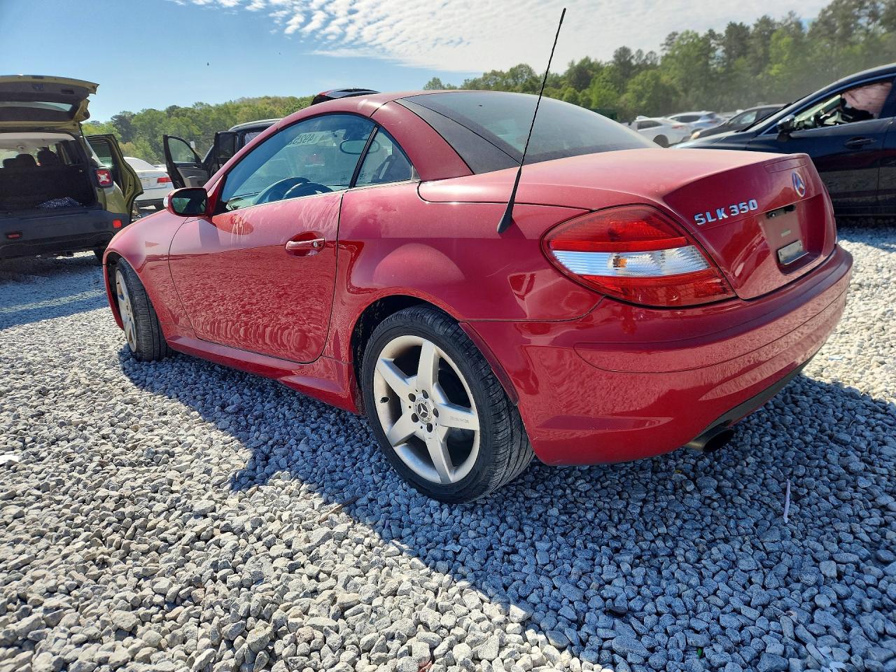 2005 Mercedes-benz Slk 350 Red vin: WDBWK56F85F038494