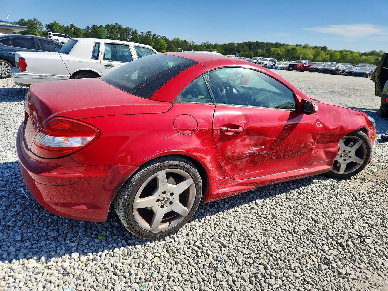 2005 Mercedes-benz Slk 350 Red vin: WDBWK56F85F038494