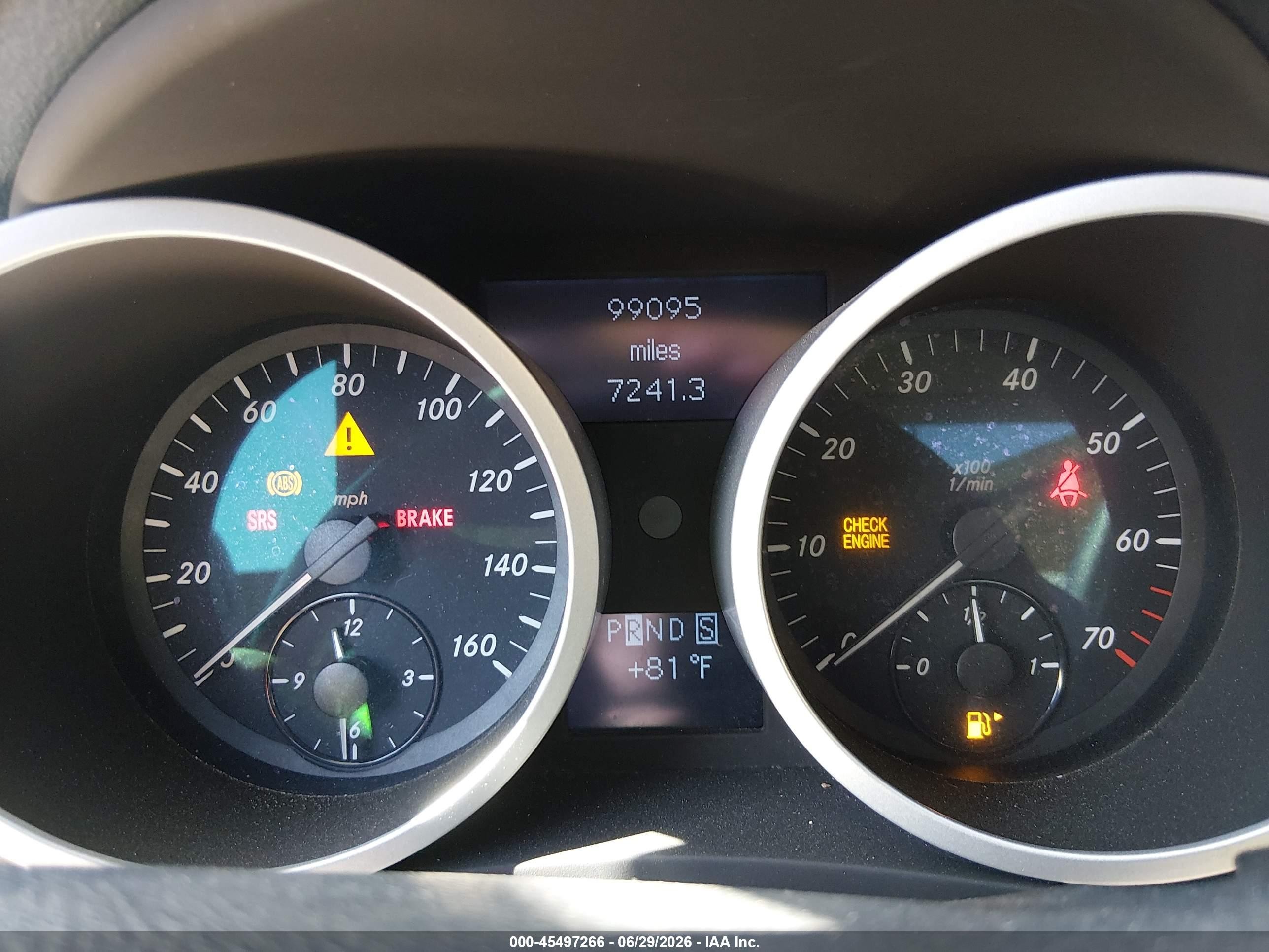 2005 Mercedes-benz Slk 350   Red vin: WDBWK56F85F047843