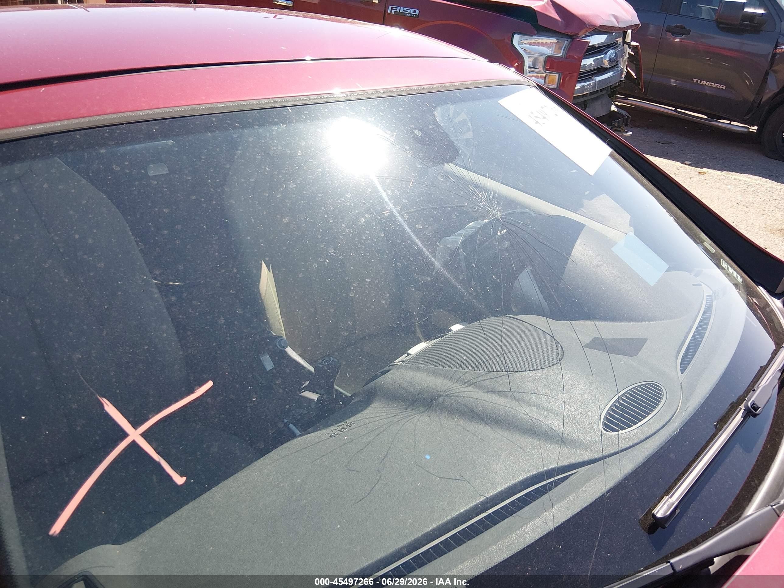 2005 Mercedes-benz Slk 350   Red vin: WDBWK56F85F047843