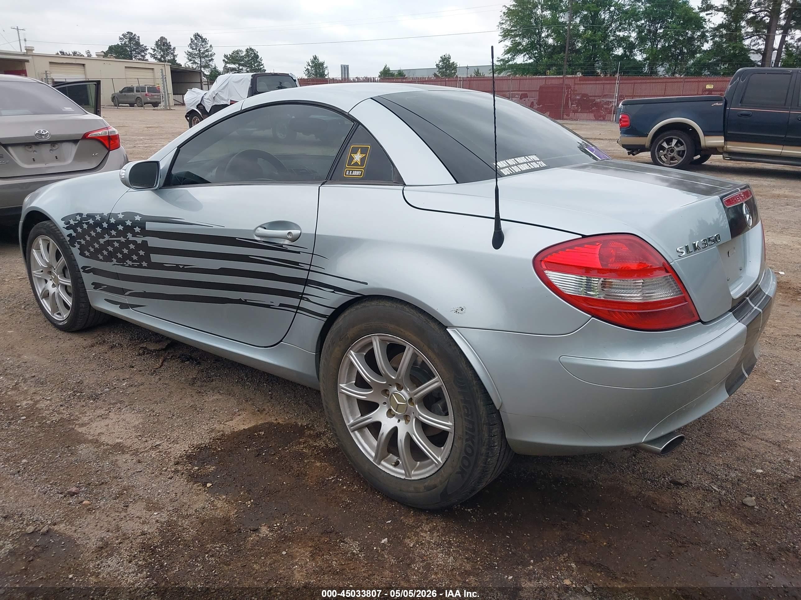 2005 Mercedes-benz Slk 350   Light Blue vin: WDBWK56F95F034213