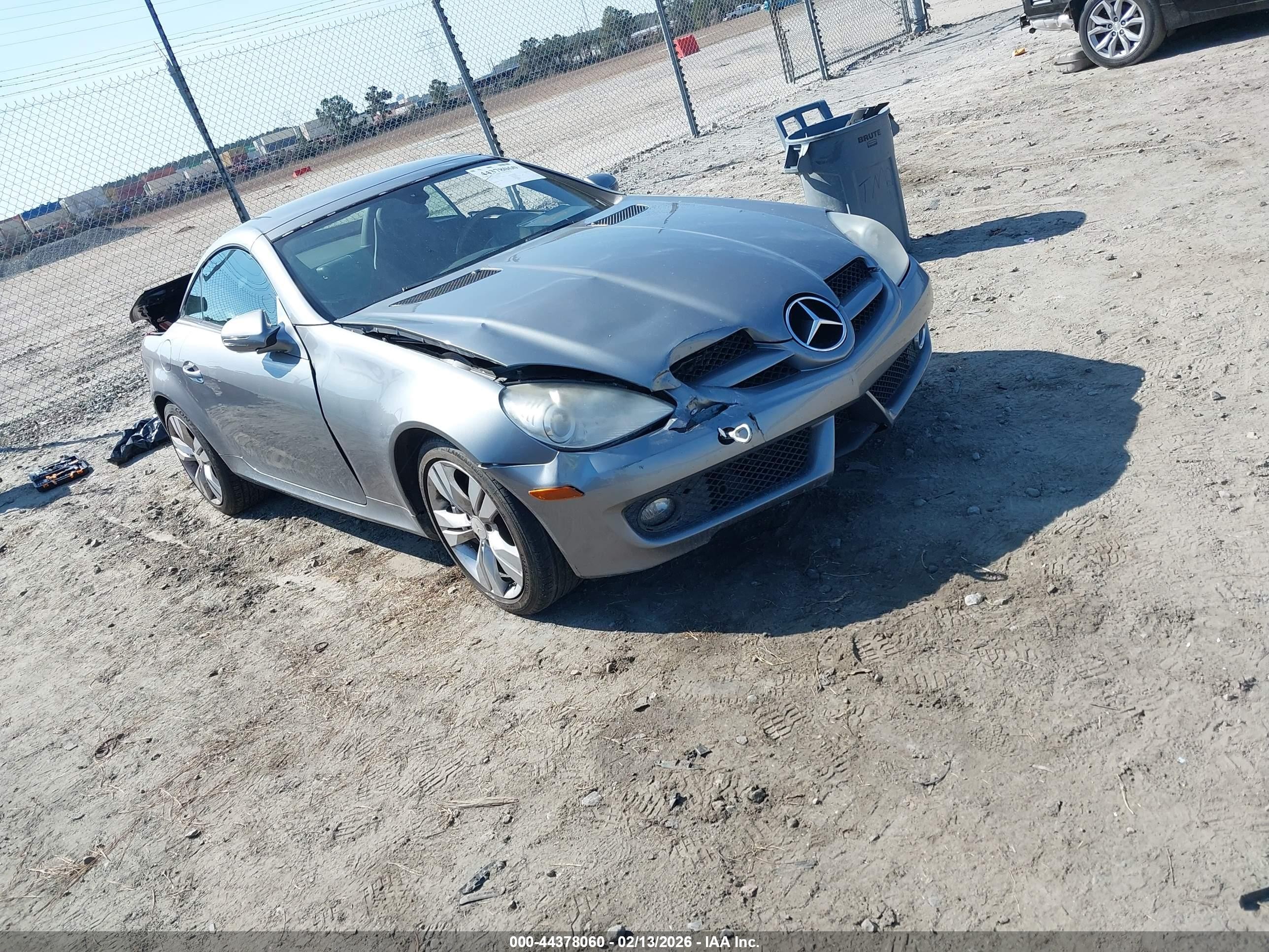 2009 Mercedes-benz Slk 350   Silver vin: WDBWK58F09F190028