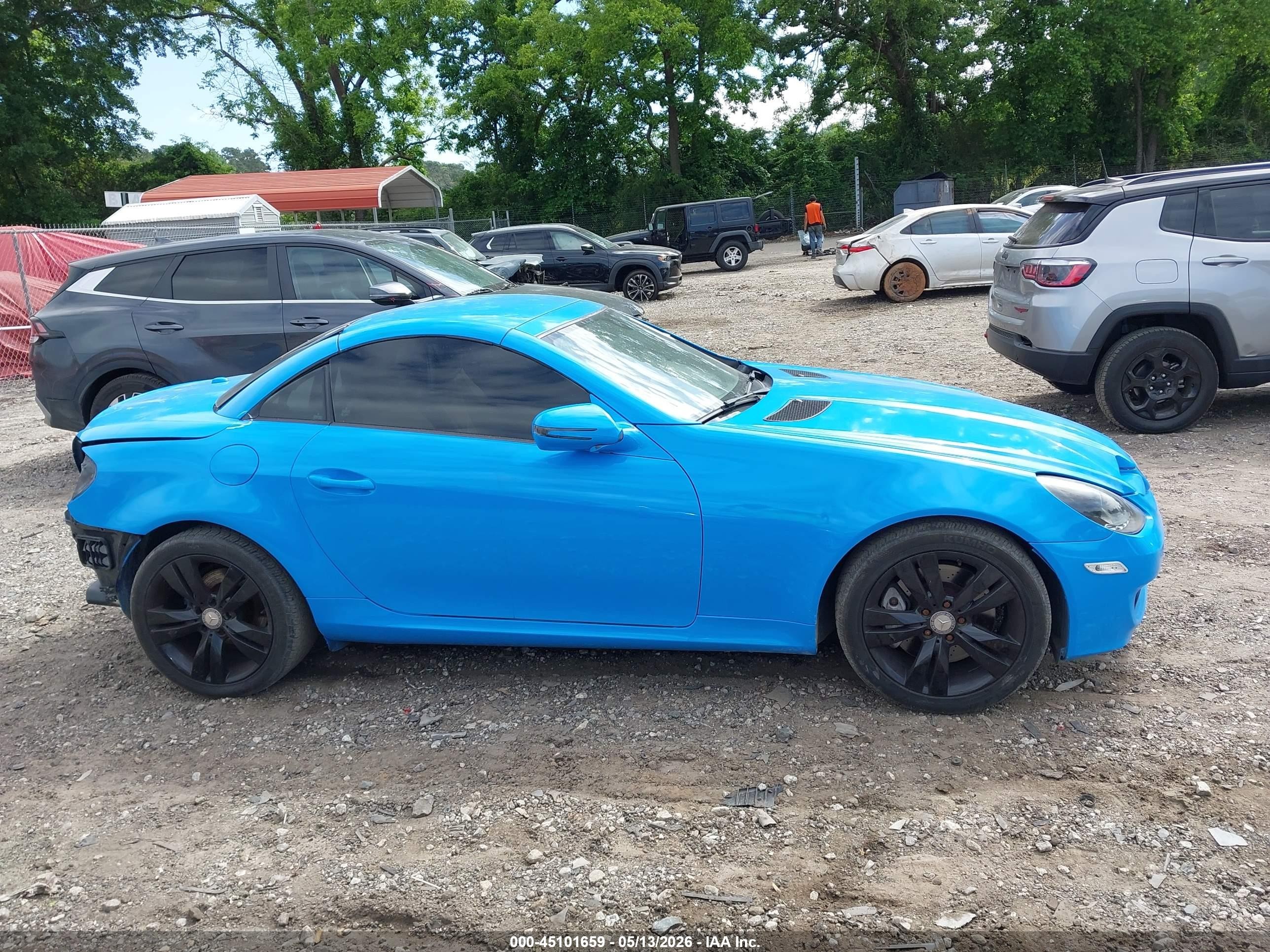 2009 Mercedes-benz Slk 350   Blue vin: WDBWK58F19F190569
