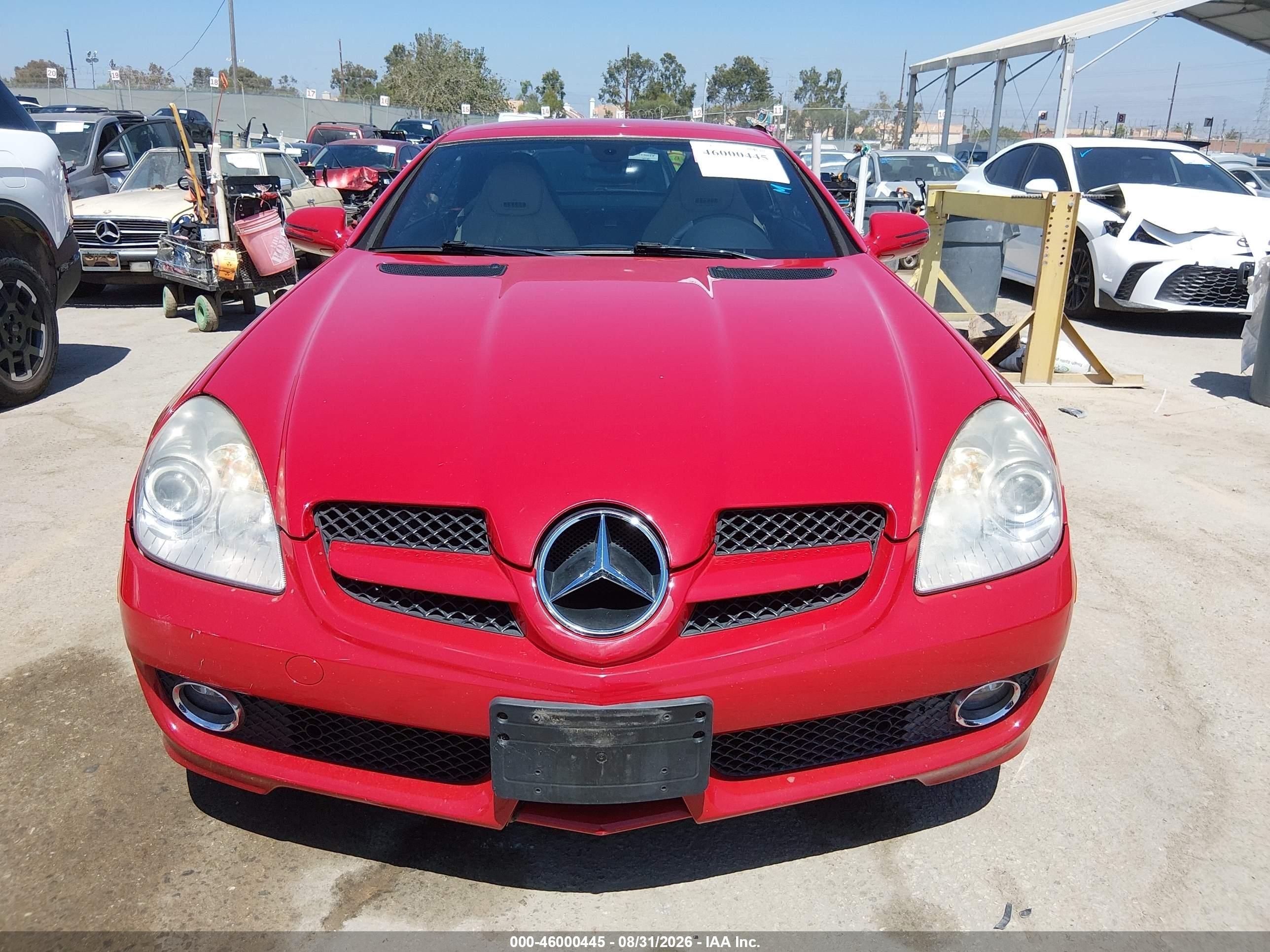 2009 Mercedes-benz Slk 350 Red vin: WDBWK58F19F190670