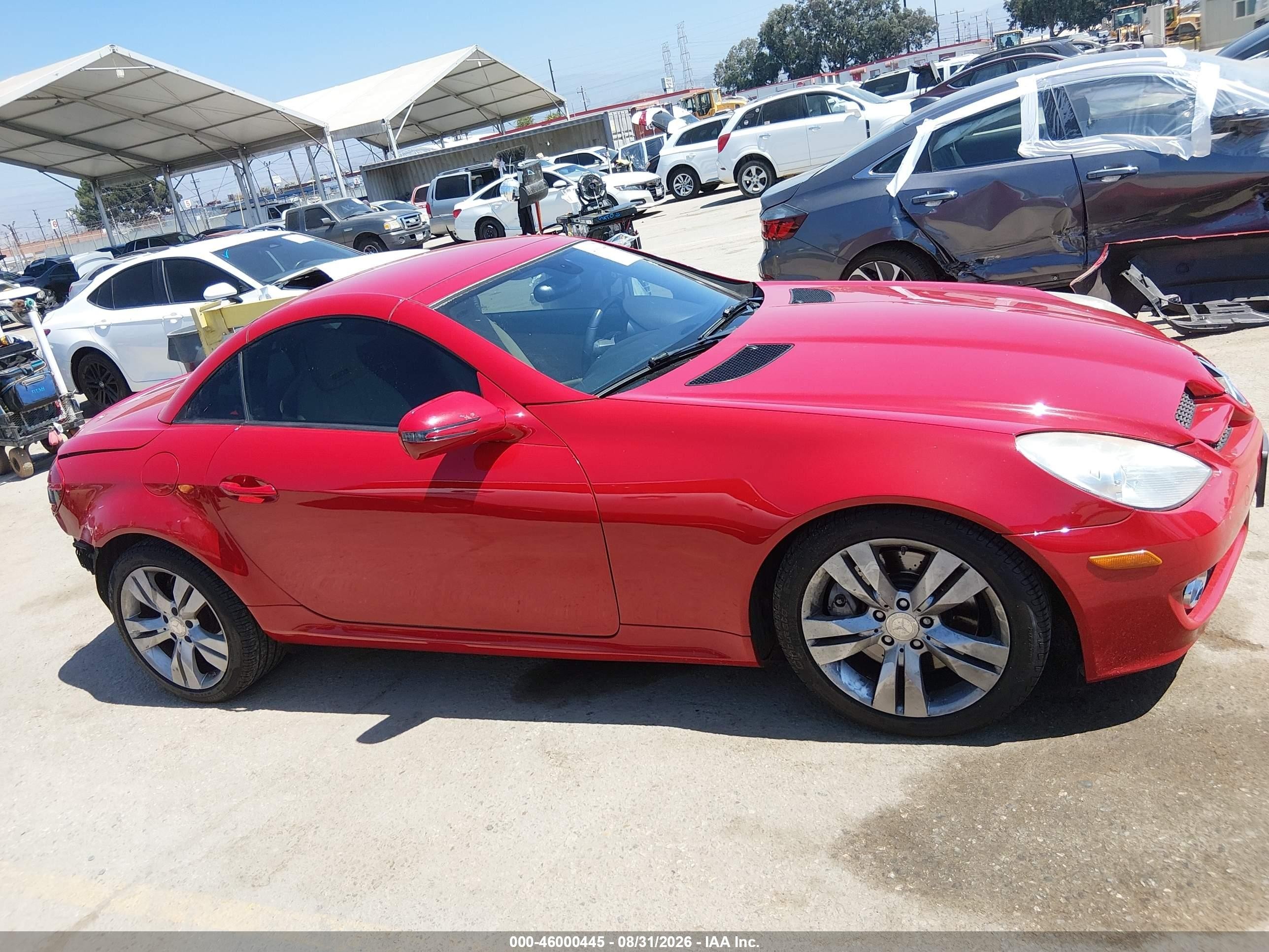 2009 Mercedes-benz Slk 350 Red vin: WDBWK58F19F190670