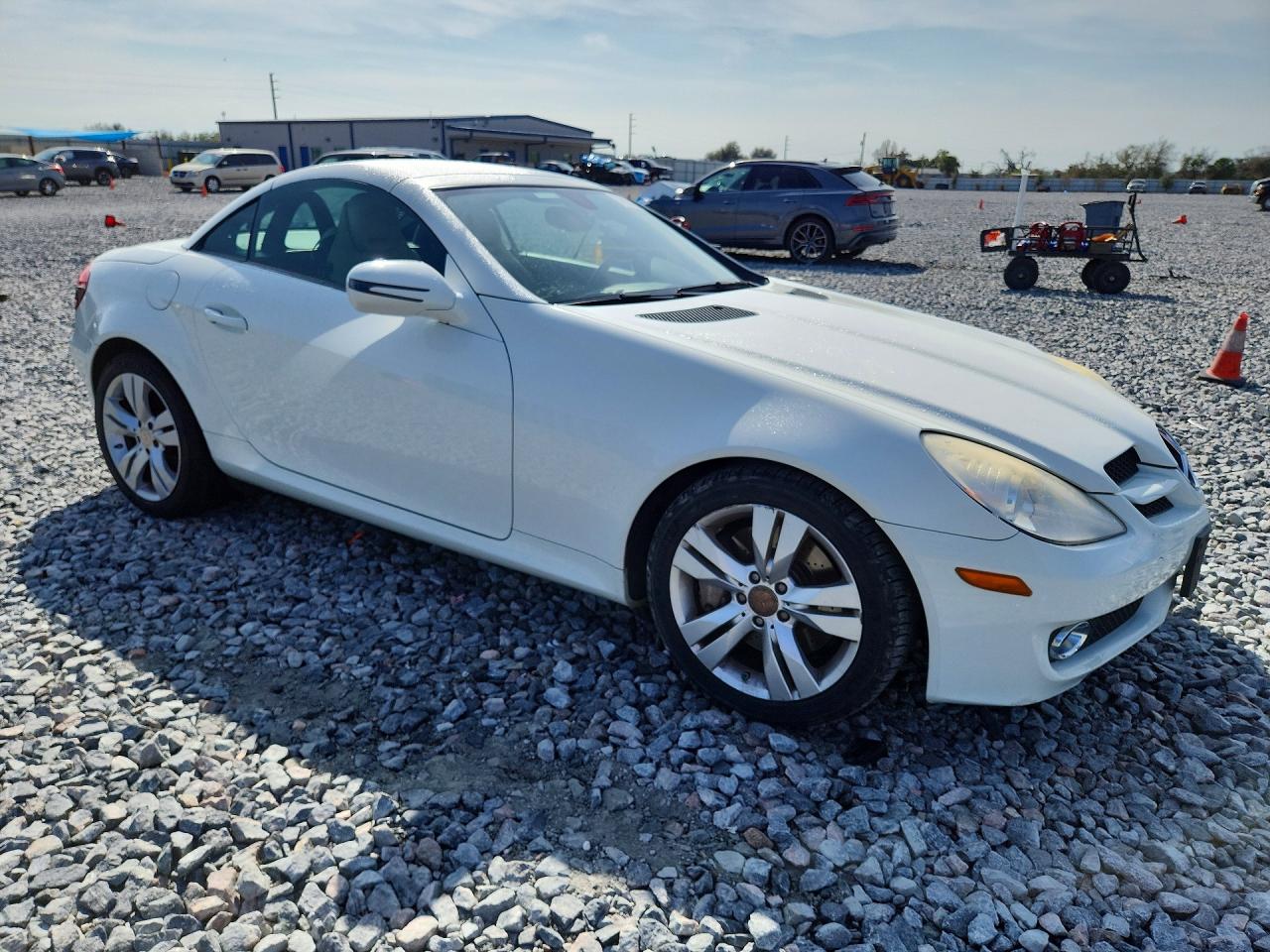 2009 Mercedes-benz Slk 350 White vin: WDBWK58F29F190984