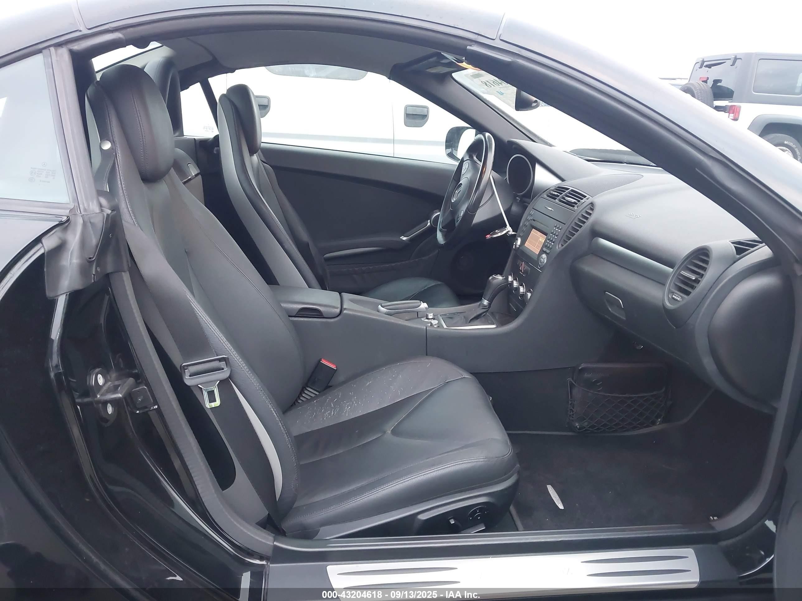 2009 Mercedes-benz Slk 350   Black vin: WDBWK58F29F191603