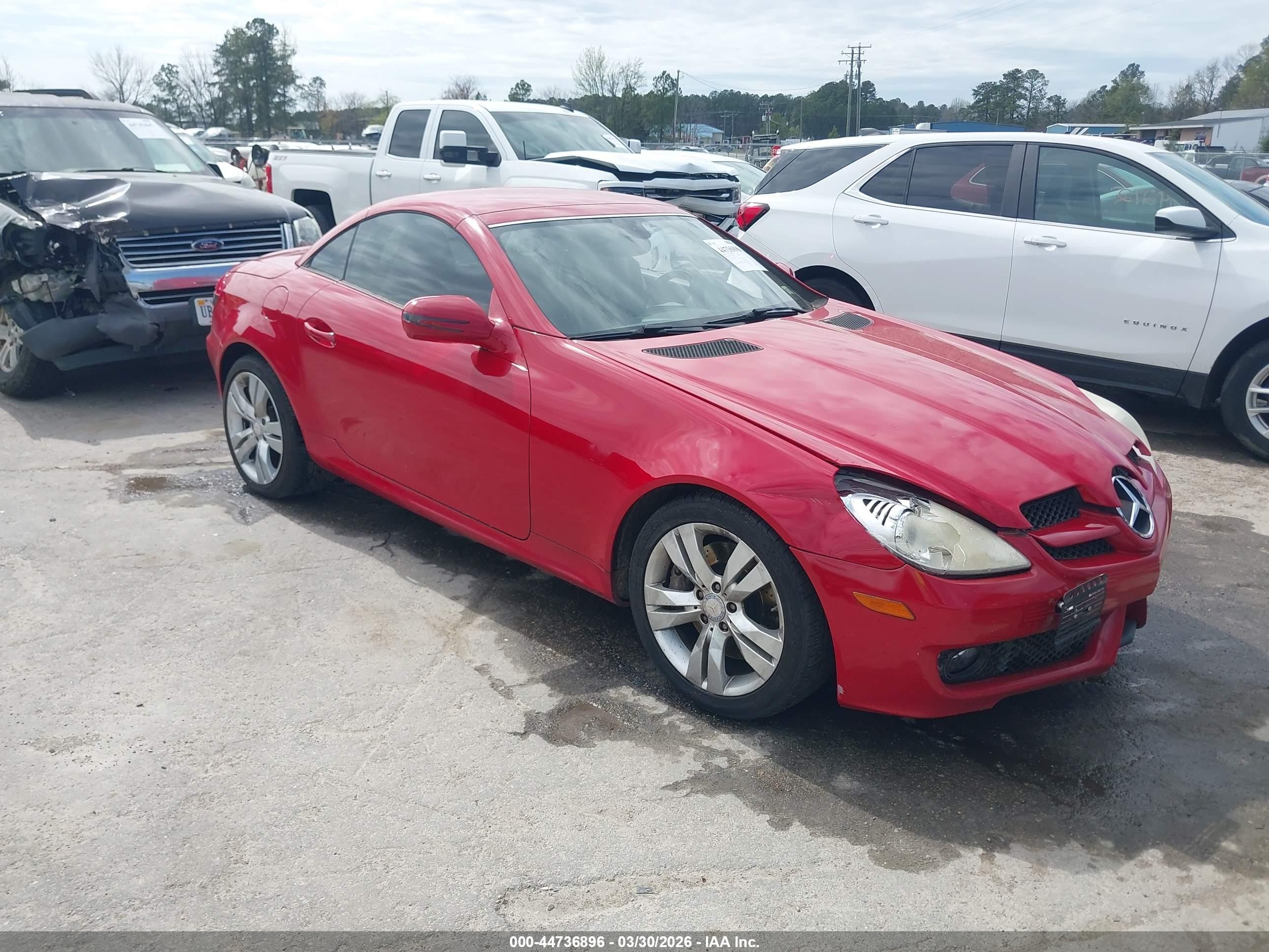 2009 Mercedes-benz Slk 350   Red vin: WDBWK58F39F190010