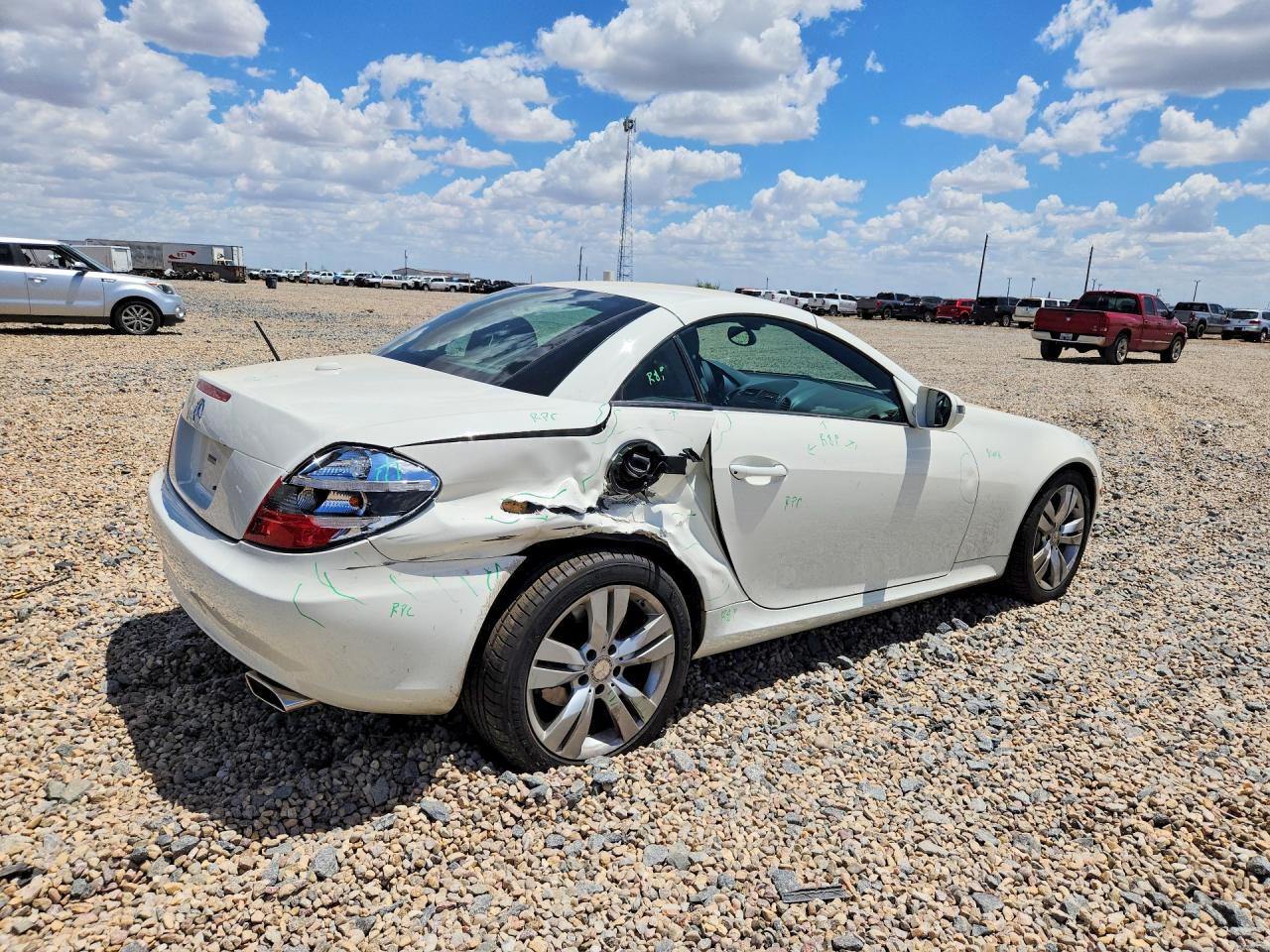 2009 Mercedes-benz Slk 350 White vin: WDBWK58F49F190808