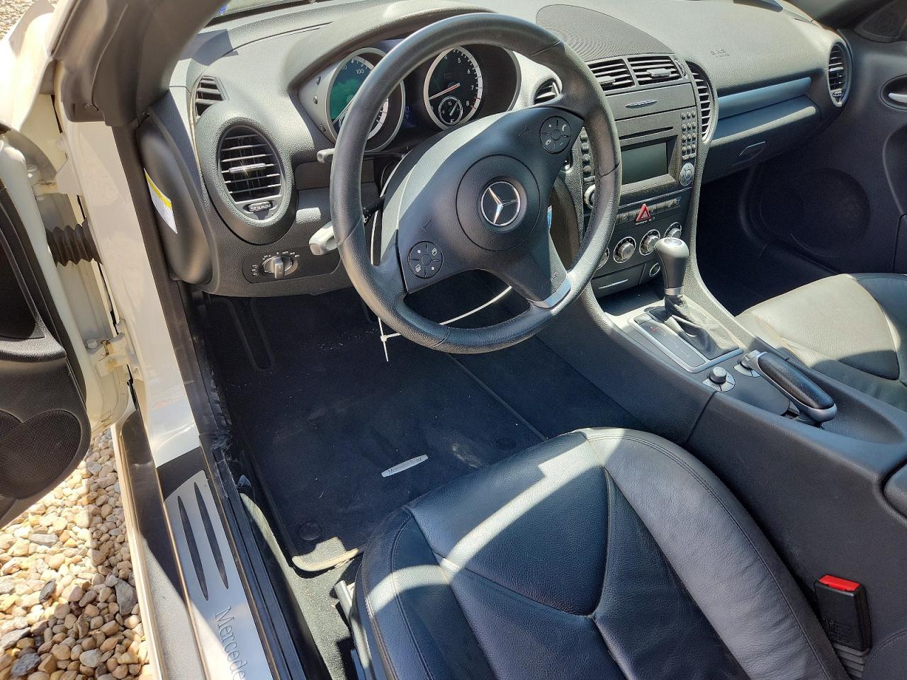 2009 Mercedes-benz Slk 350 White vin: WDBWK58F49F190808