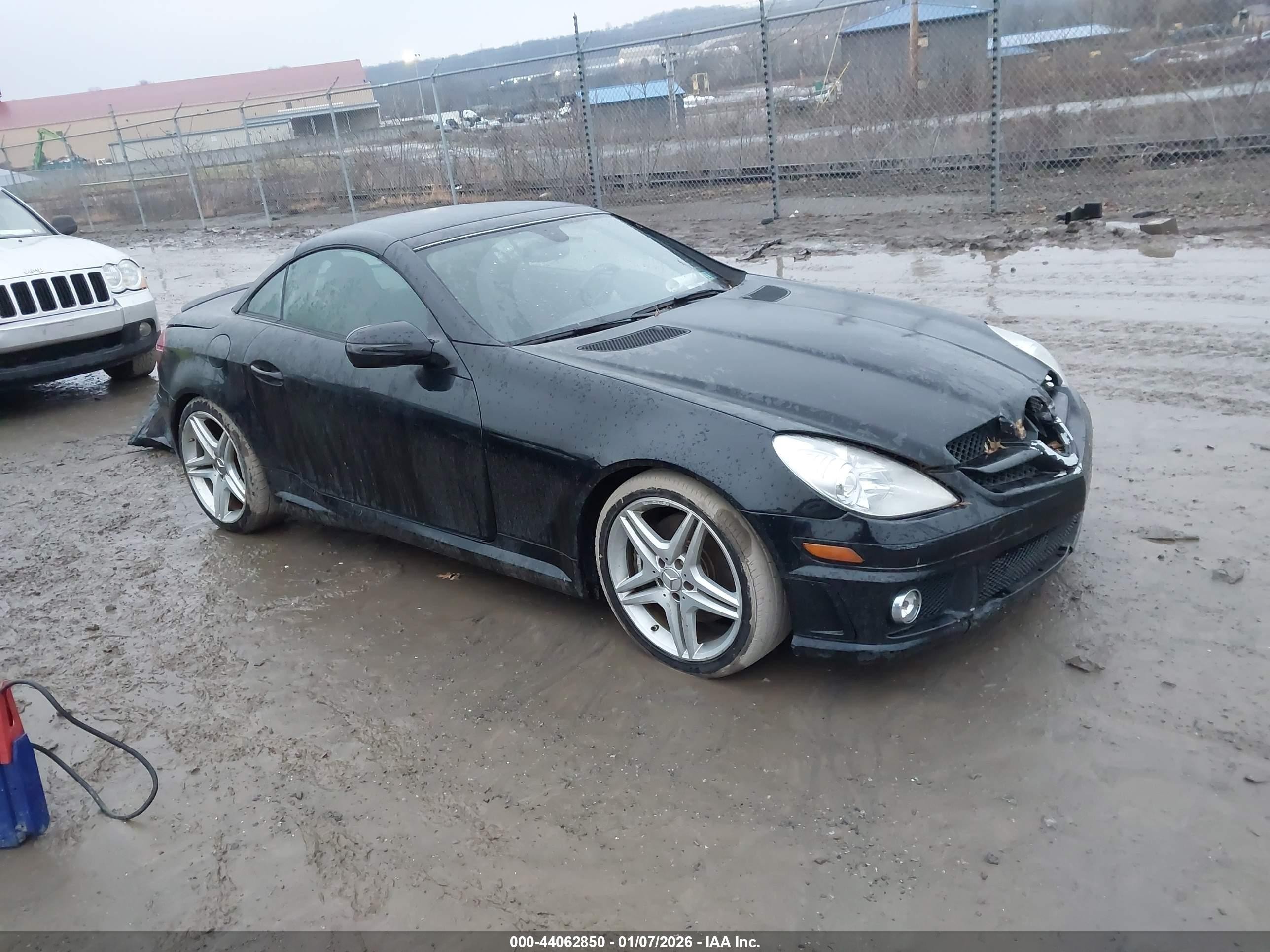 2009 Mercedes-benz Slk 350   Black vin: WDBWK58F59F192213