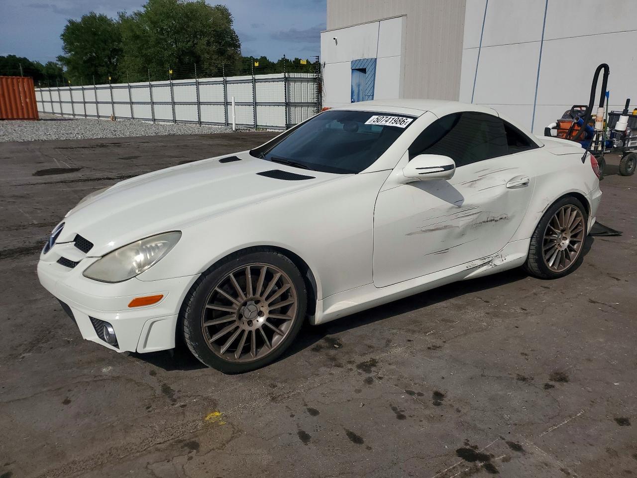 2009 Mercedes-benz Slk 350 White vin: WDBWK58F69F190423