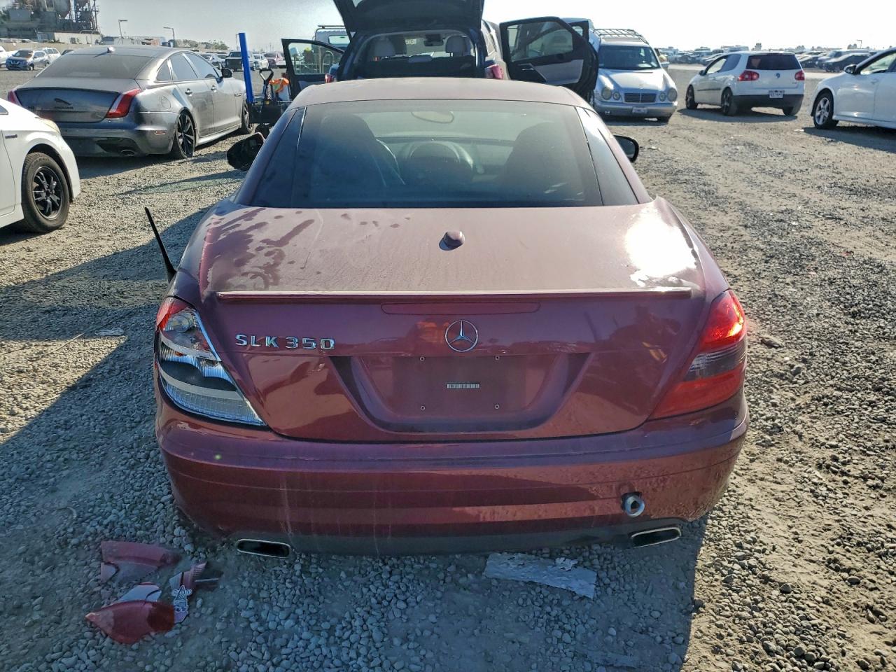 2009 Mercedes-benz Slk 350 Burgundy vin: WDBWK58F89F191170