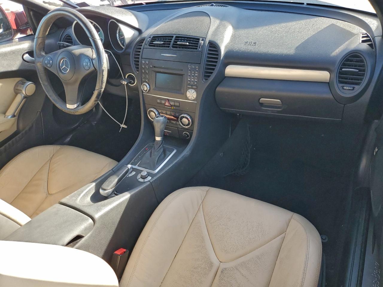 2009 Mercedes-benz Slk 350 Burgundy vin: WDBWK58F89F191170