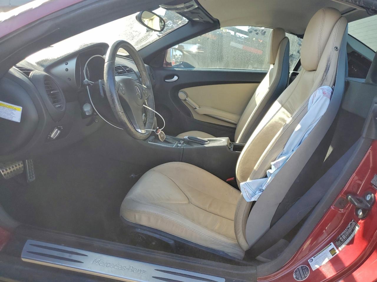 2009 Mercedes-benz Slk 350 Burgundy vin: WDBWK58F89F191170