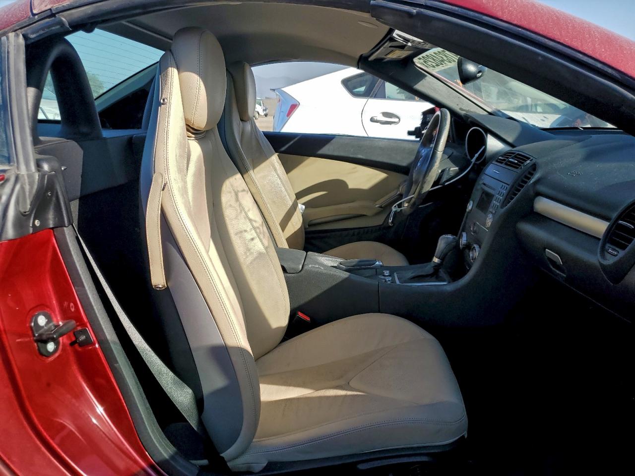 2009 Mercedes-benz Slk 350 Burgundy vin: WDBWK58F89F191170