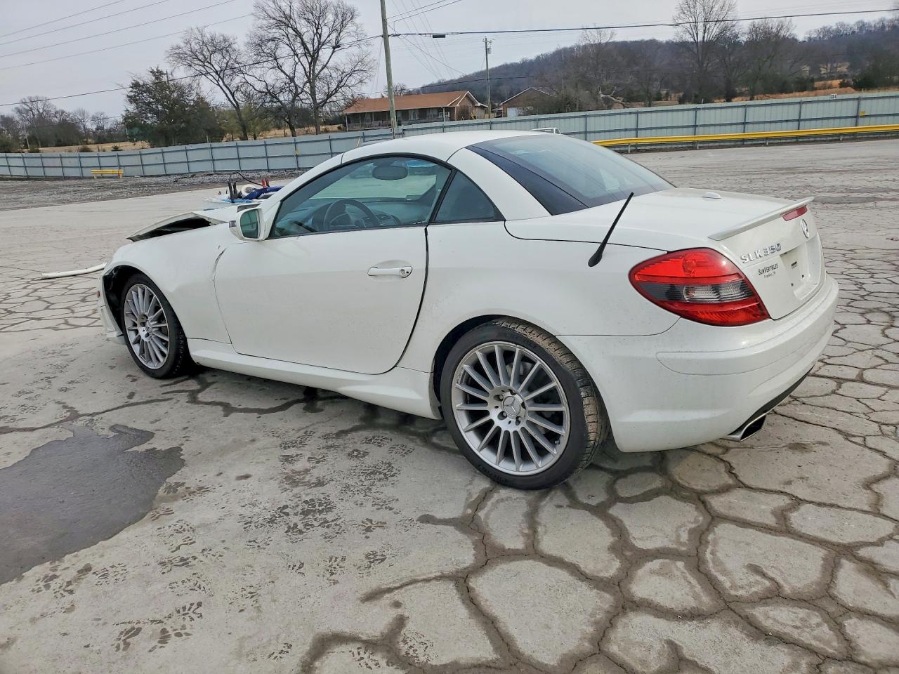 2009 Mercedes-benz Slk 350 White vin: WDBWK58F99F196314