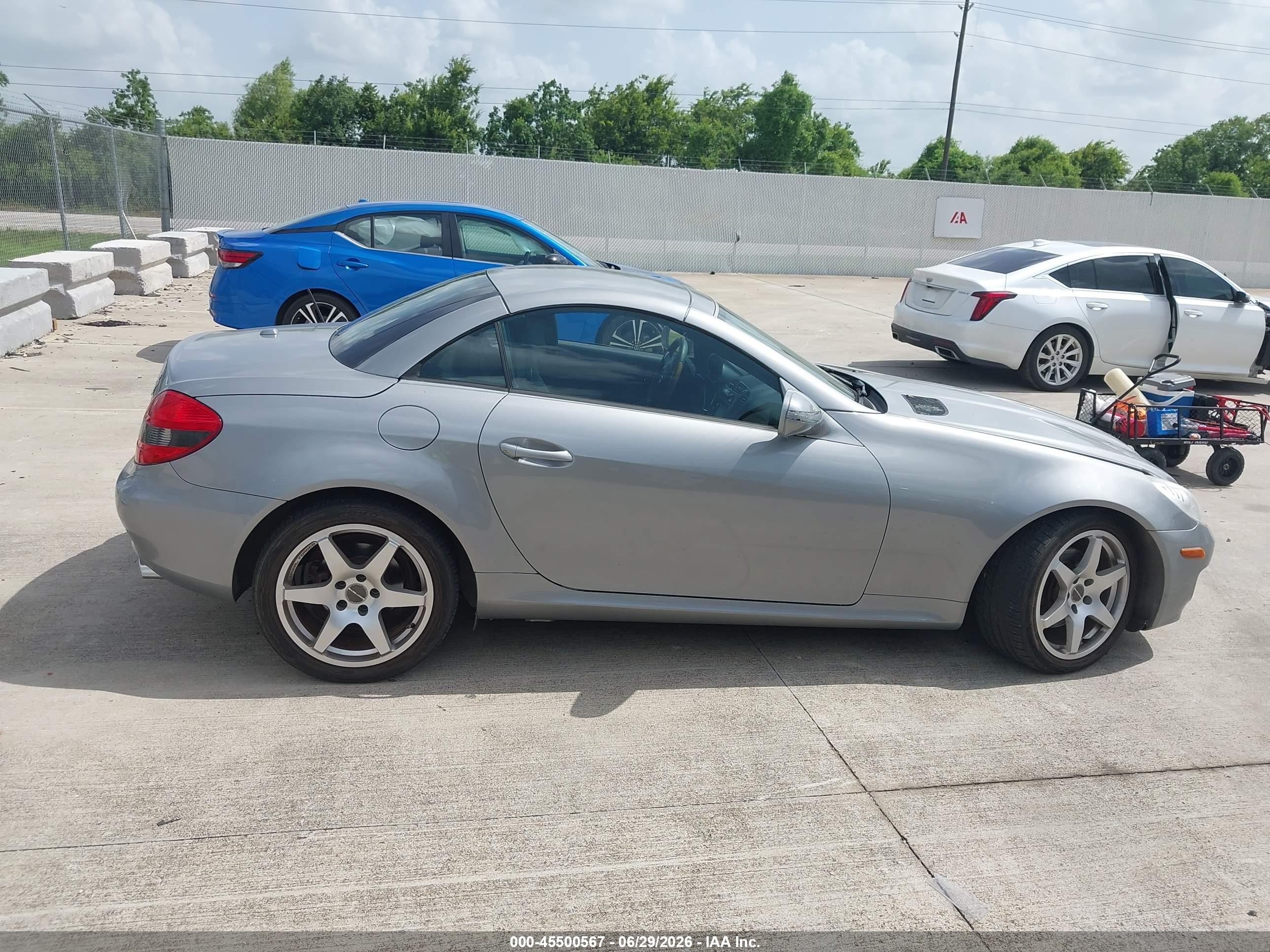 2010 Mercedes-benz Slk 300   Silver vin: WDBWK5EA0AF232016