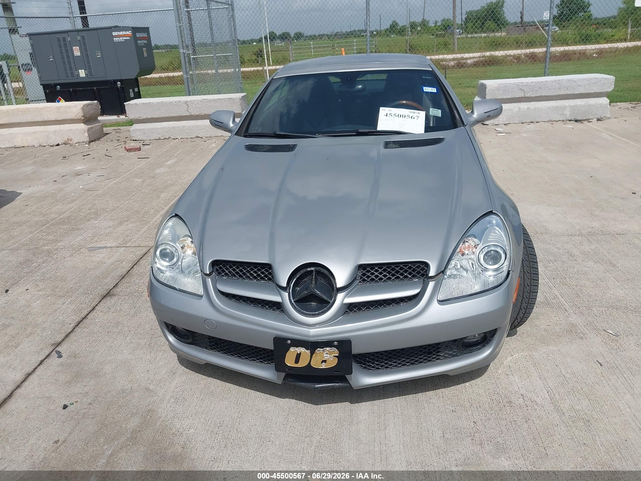 2010 Mercedes-benz Slk 300   Silver vin: WDBWK5EA0AF232016