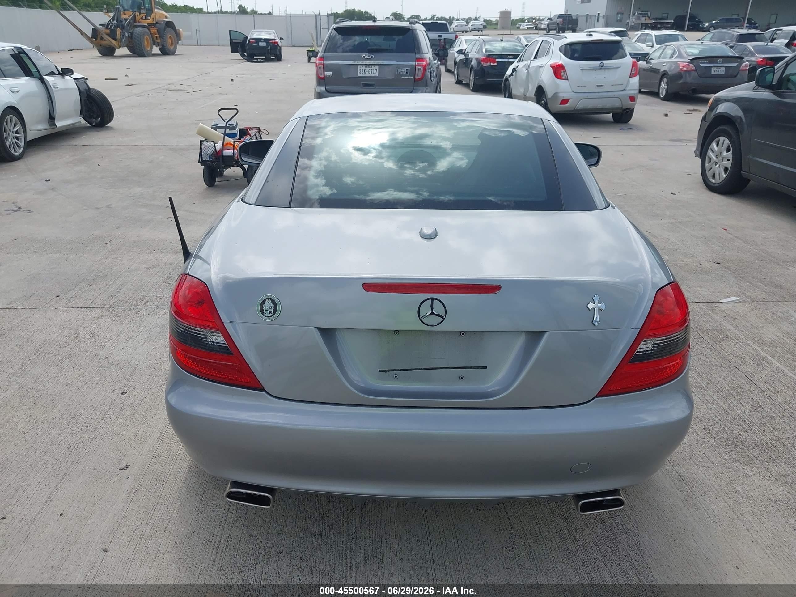 2010 Mercedes-benz Slk 300   Silver vin: WDBWK5EA0AF232016