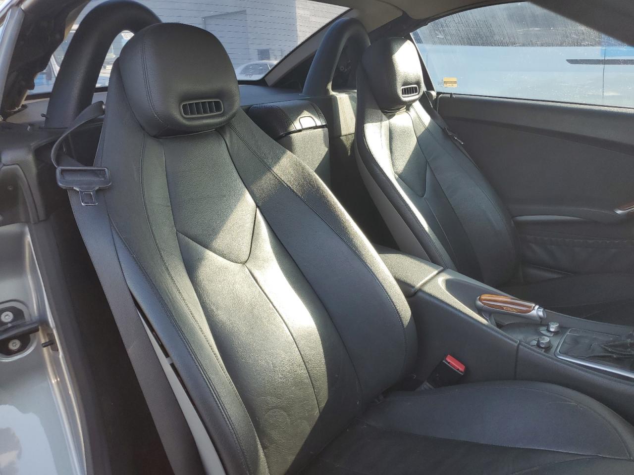 2010 Mercedes-benz Slk 300 Gray vin: WDBWK5EA0AF232145