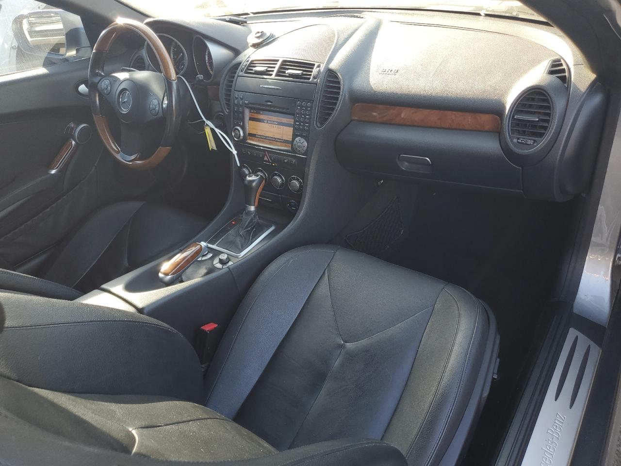 2010 Mercedes-benz Slk 300 Gray vin: WDBWK5EA0AF232145