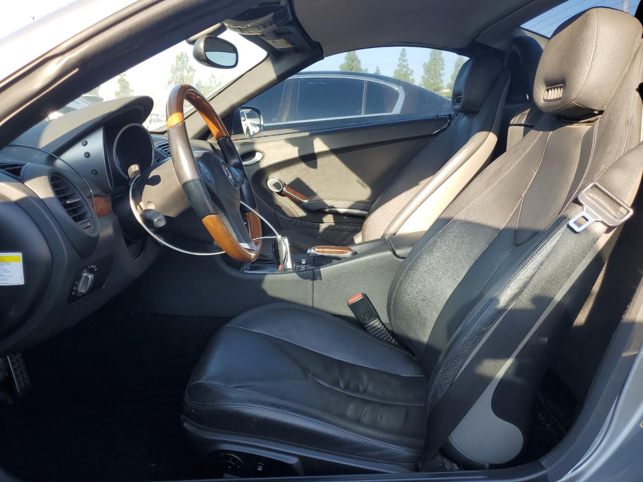 2010 Mercedes-benz Slk 300 Gray vin: WDBWK5EA0AF232145