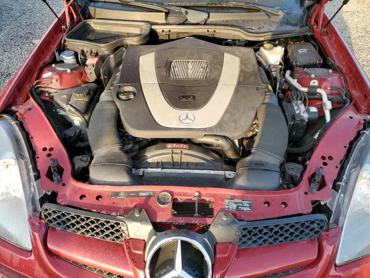 2011 Mercedes-benz Slk 300 Red vin: WDBWK5EA0BF238447