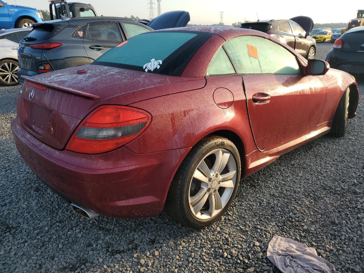 2011 Mercedes-benz Slk 300 Red vin: WDBWK5EA0BF238447