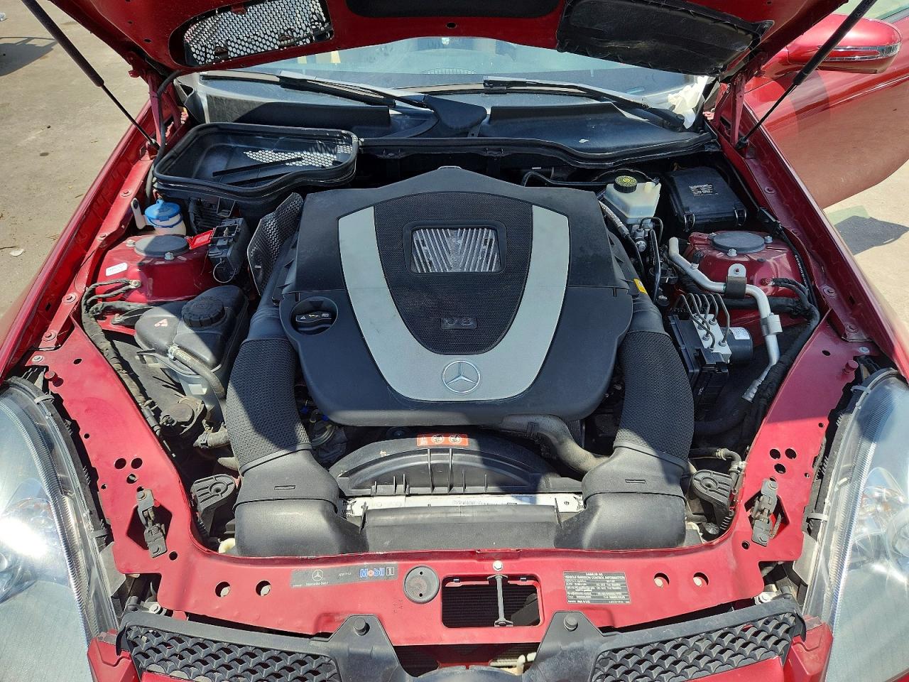 2011 Mercedes-benz Slk 300 Burgundy vin: WDBWK5EA0BF238447