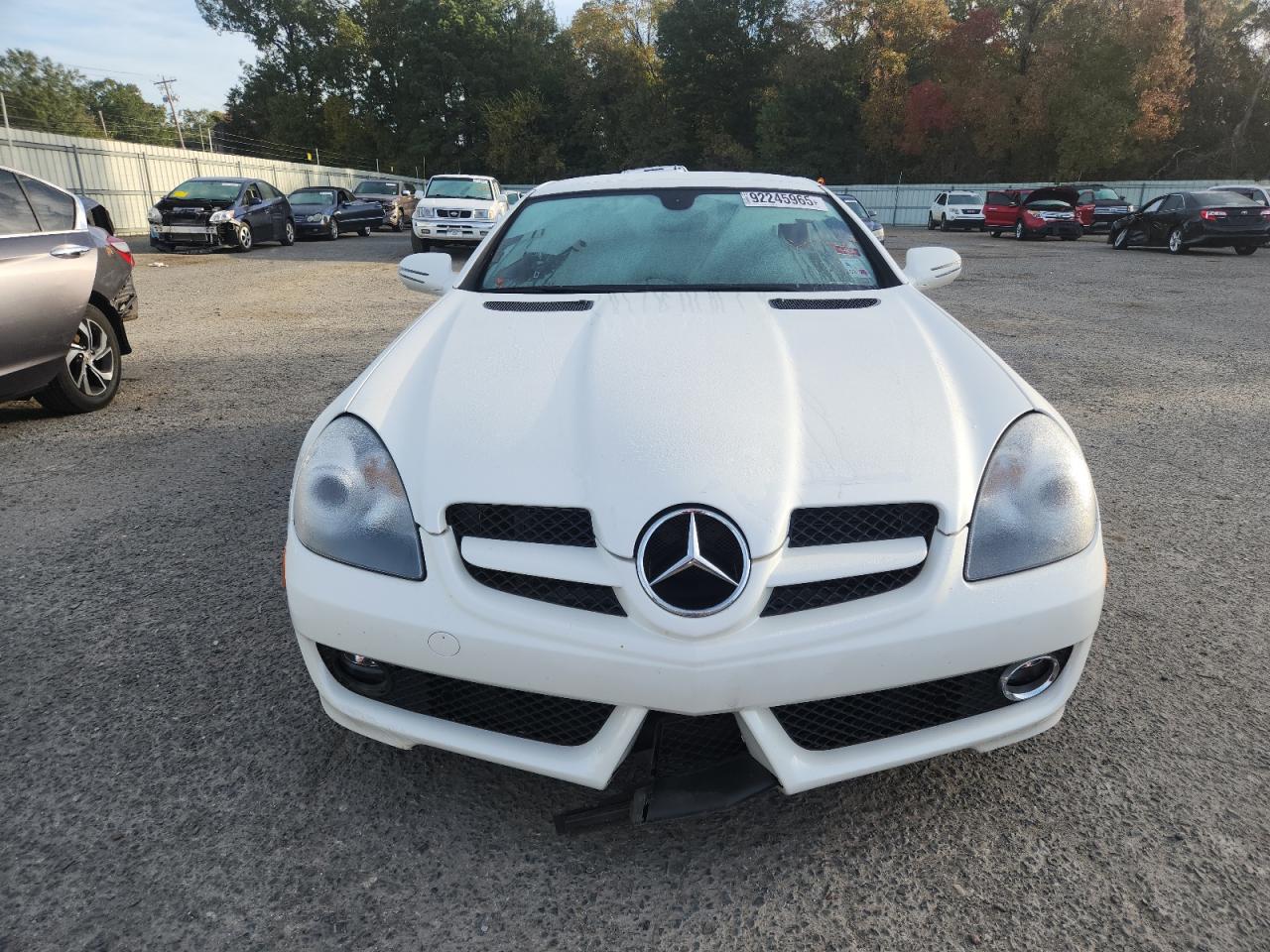 2010 Mercedes-benz Slk 300 White vin: WDBWK5EA1AF226080