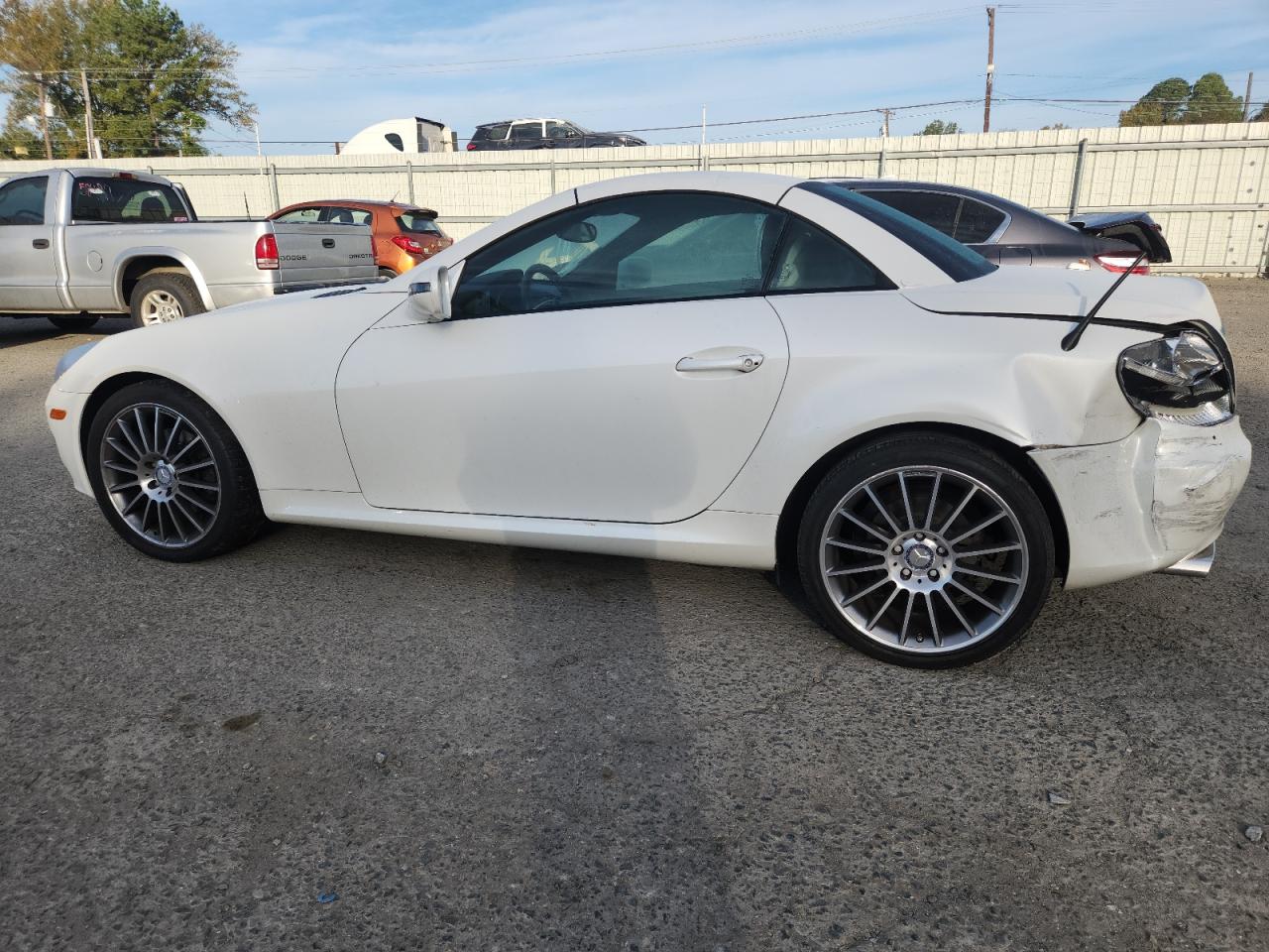 2010 Mercedes-benz Slk 300 White vin: WDBWK5EA1AF226080