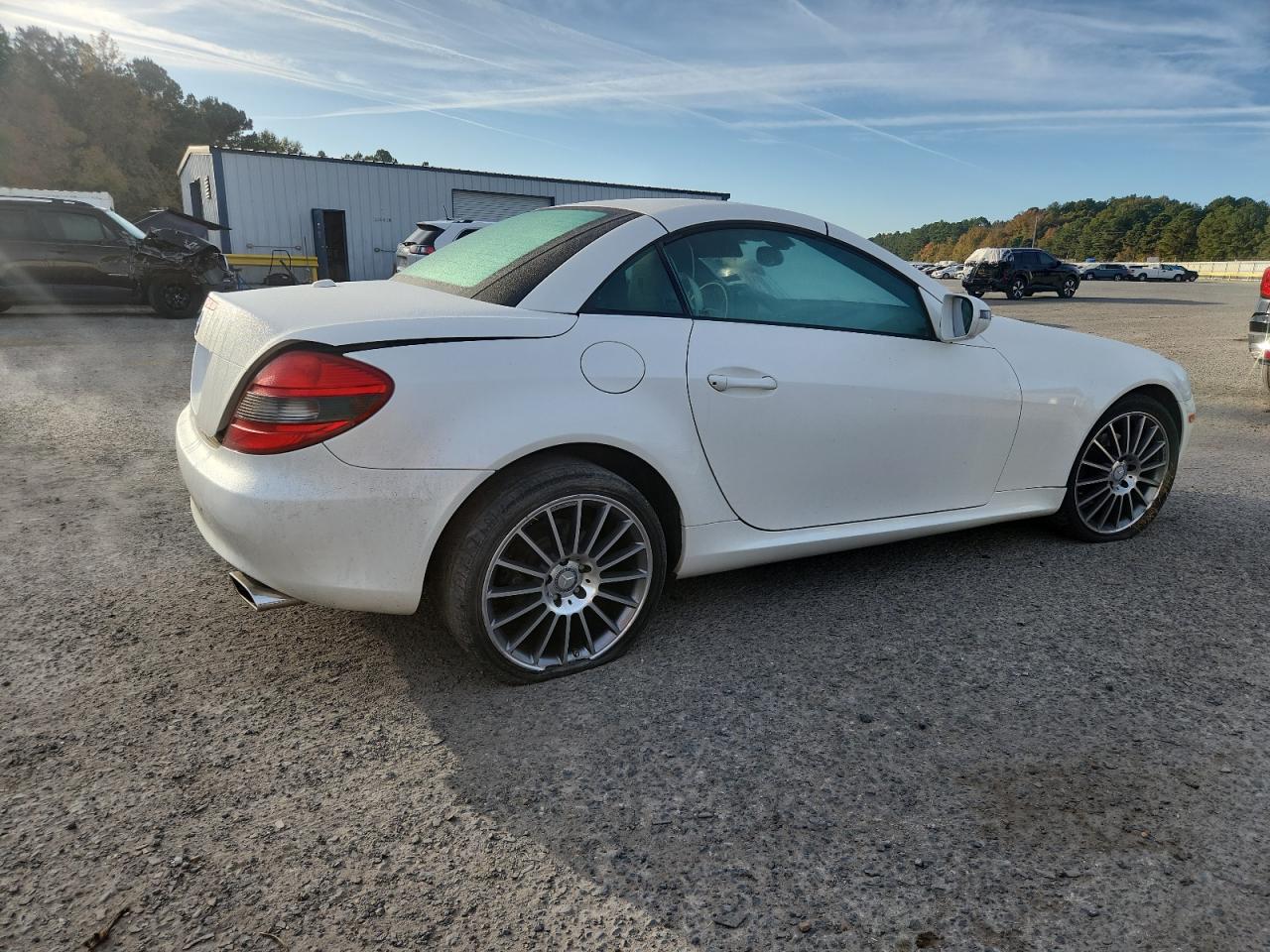 2010 Mercedes-benz Slk 300 White vin: WDBWK5EA1AF226080
