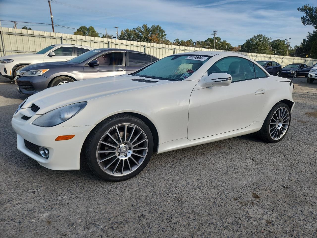 2010 Mercedes-benz Slk 300 White vin: WDBWK5EA1AF226080