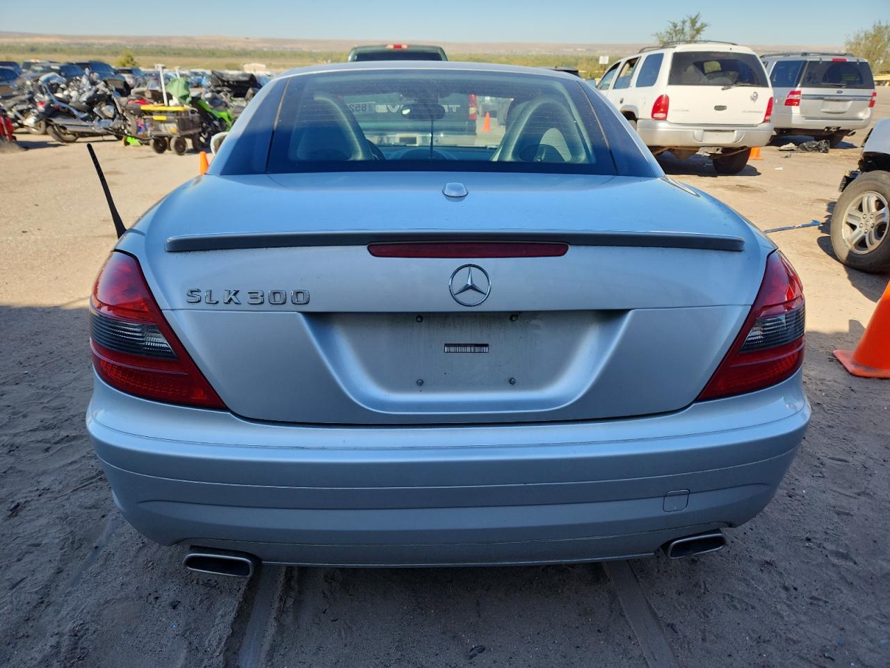 2011 Mercedes-benz Slk 300 Silver vin: WDBWK5EA3BF238636