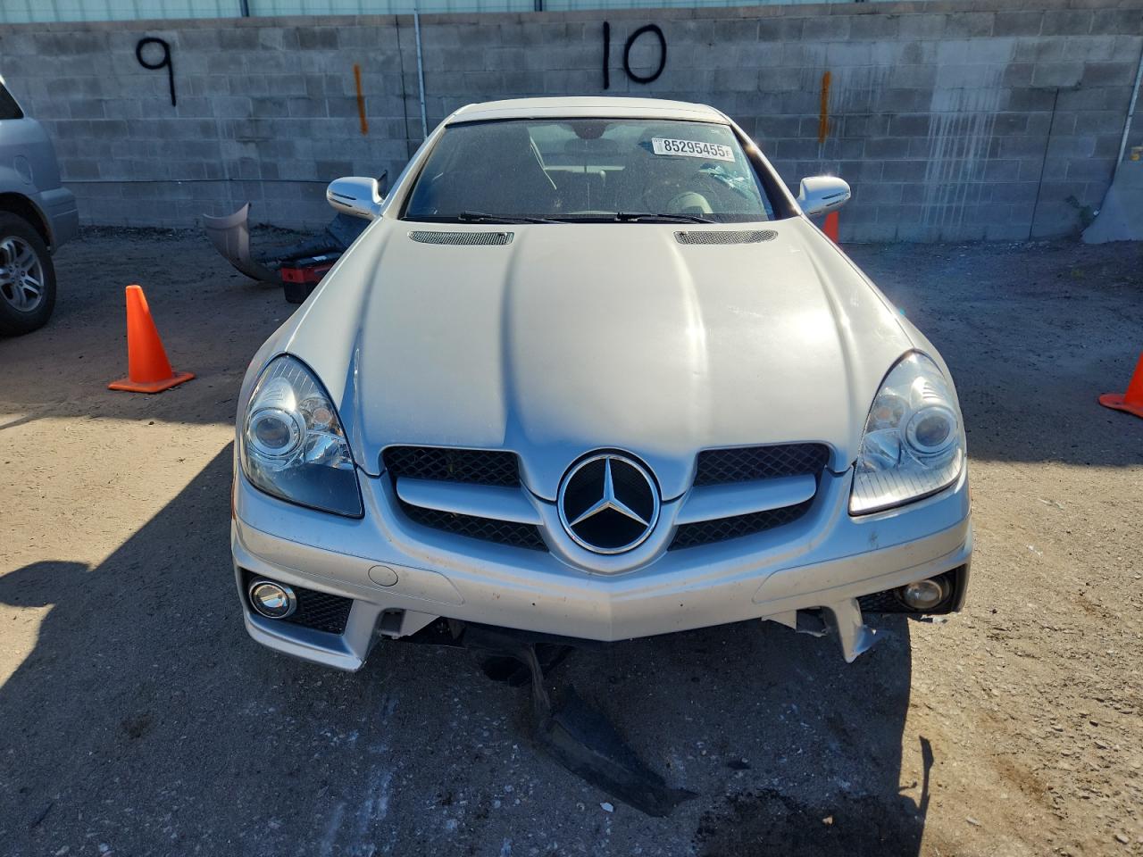 2011 Mercedes-benz Slk 300 Silver vin: WDBWK5EA3BF238636