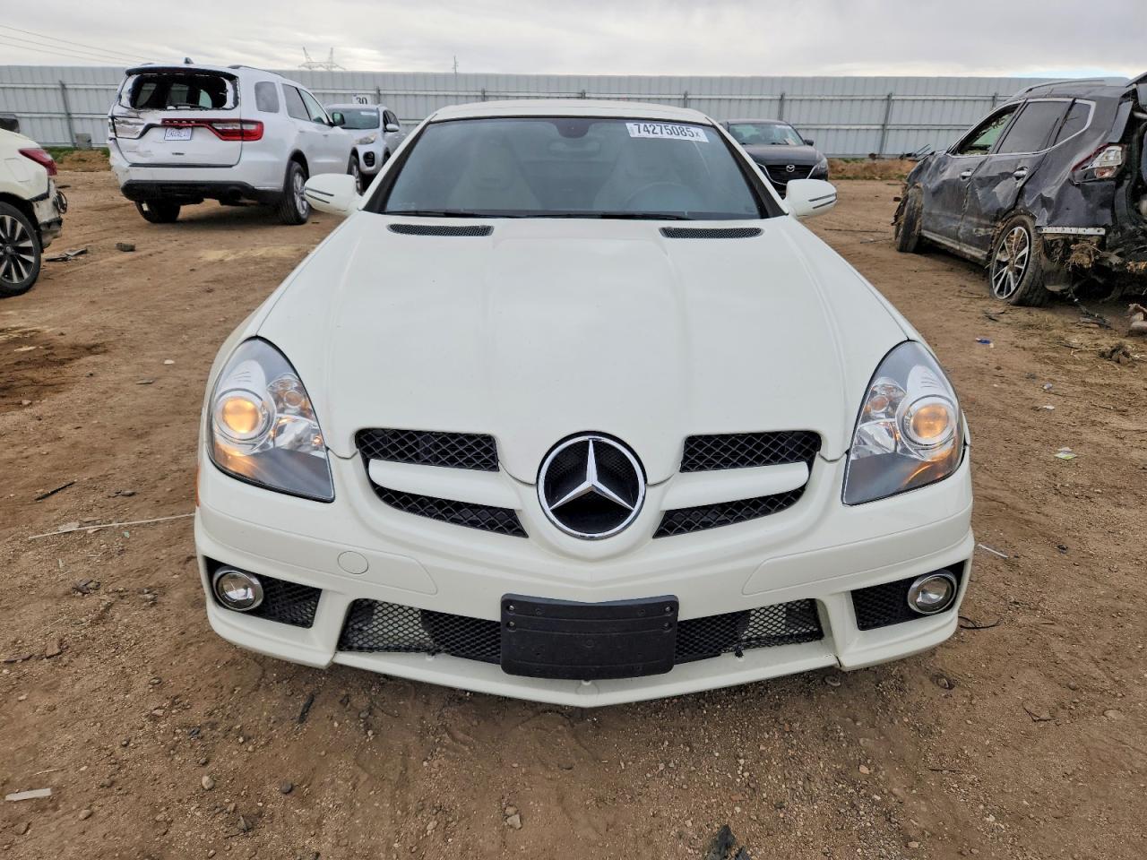 2011 Mercedes-benz Slk 300 White vin: WDBWK5EA3BF241584