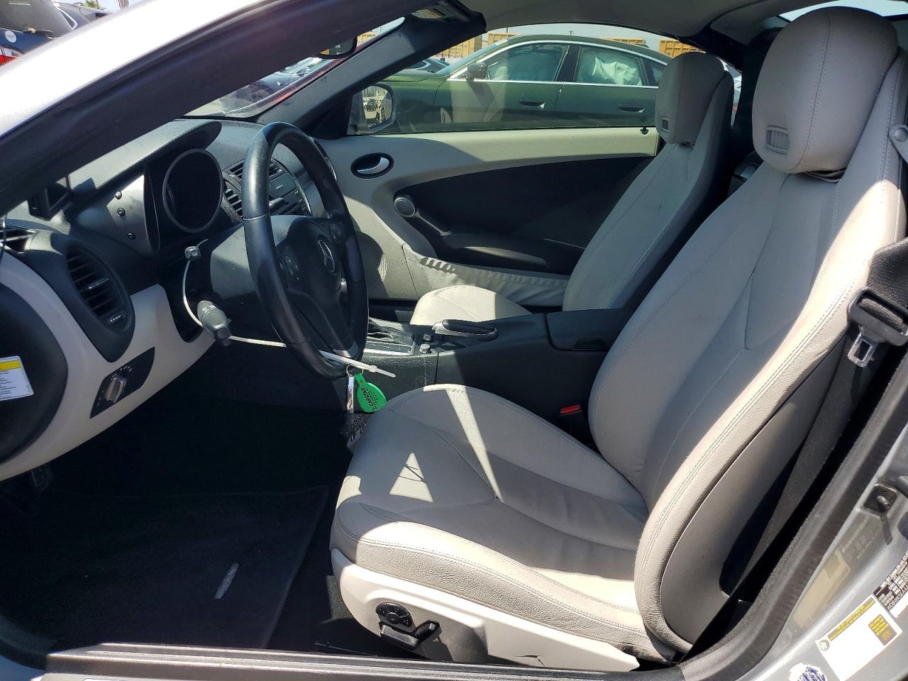 2010 Mercedes-benz Slk 300 Silver vin: WDBWK5EA4AF231306