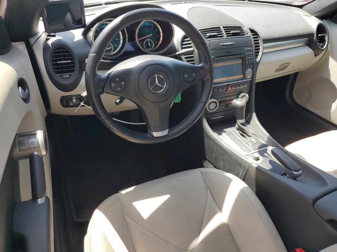 2010 Mercedes-benz Slk 300 Silver vin: WDBWK5EA4AF231306