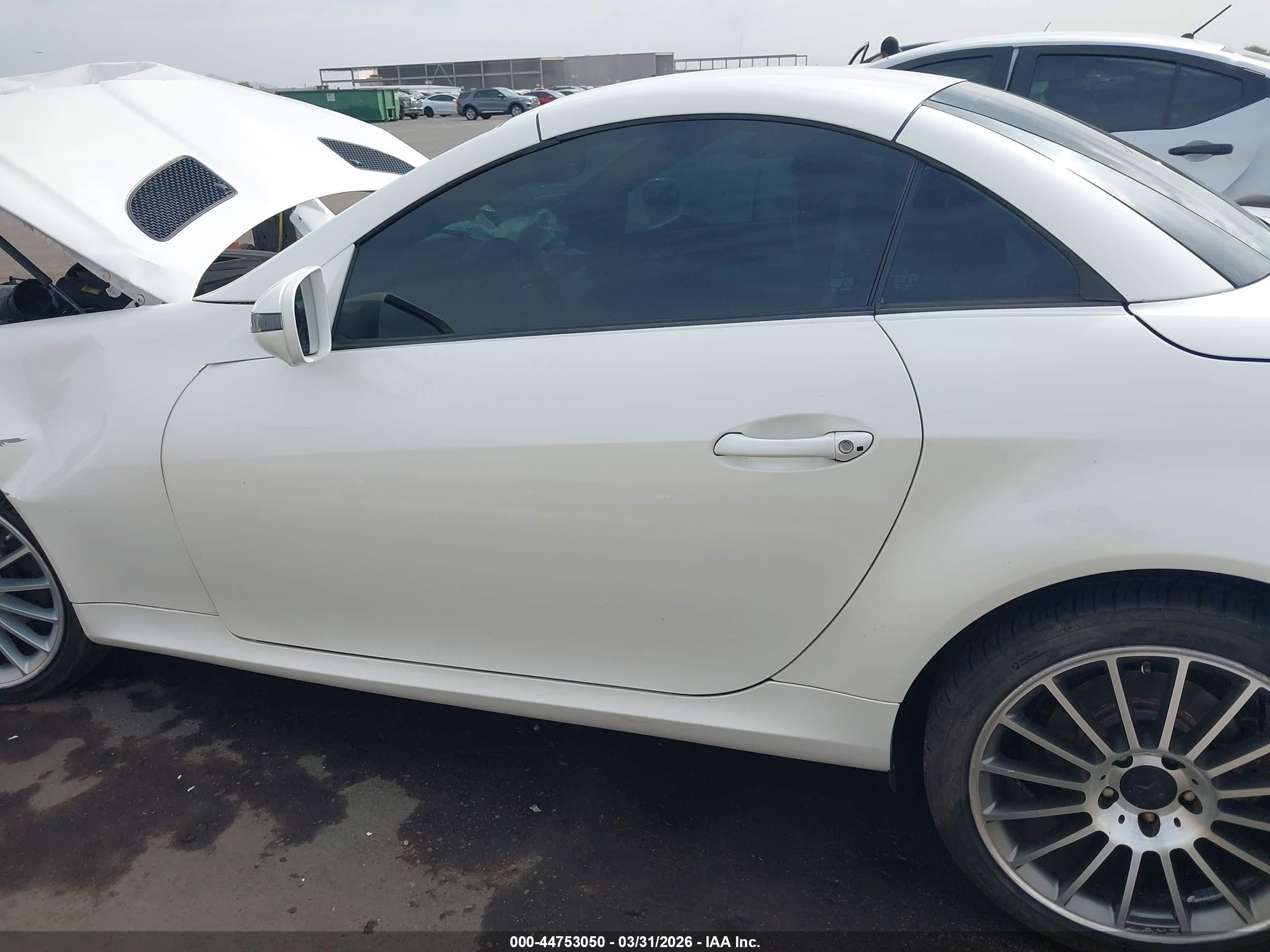 2010 Mercedes-benz Slk 300   White vin: WDBWK5EA5AF225515